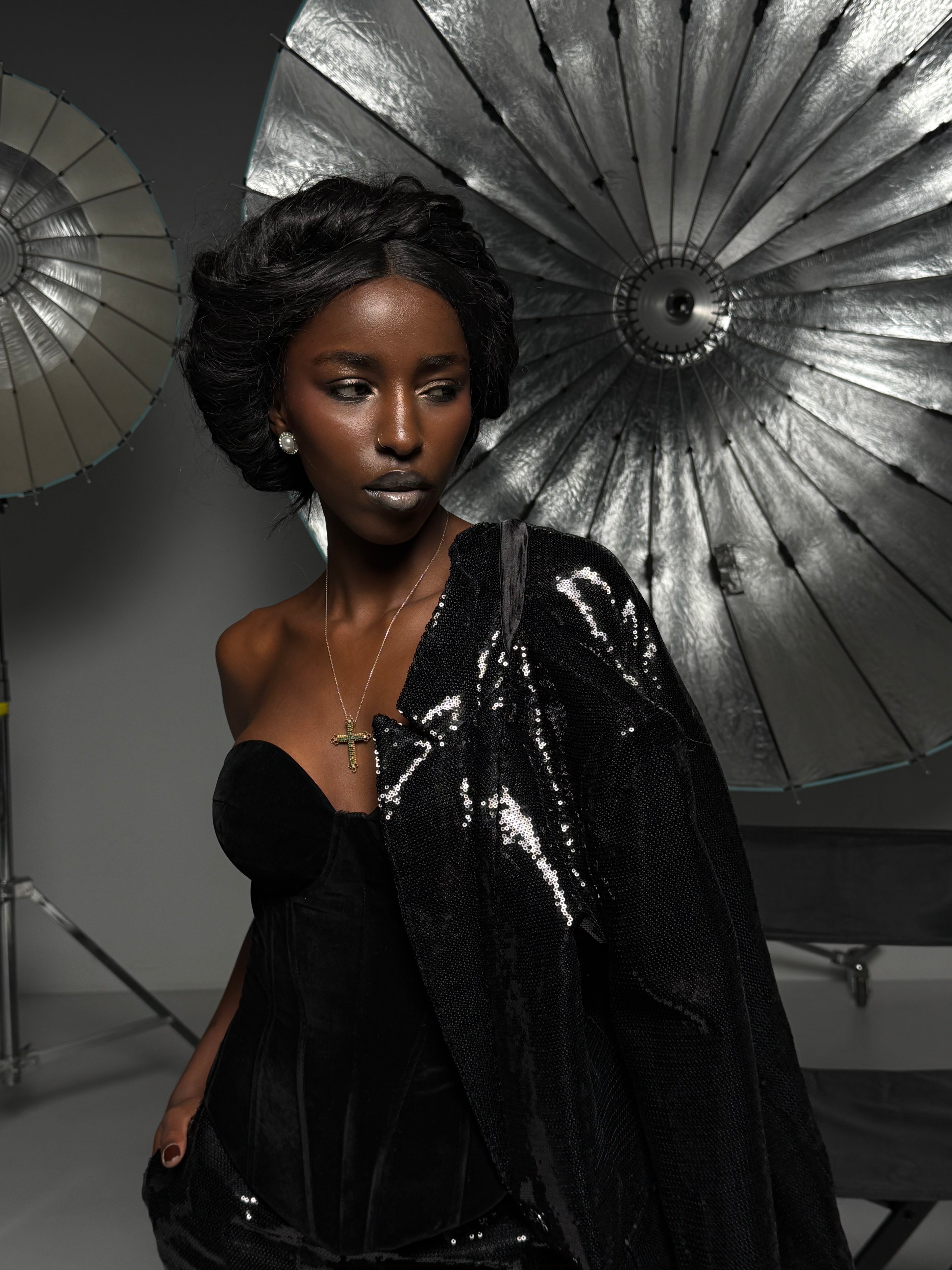 Costum Elegant Dama din Paiete, Negru, Leo