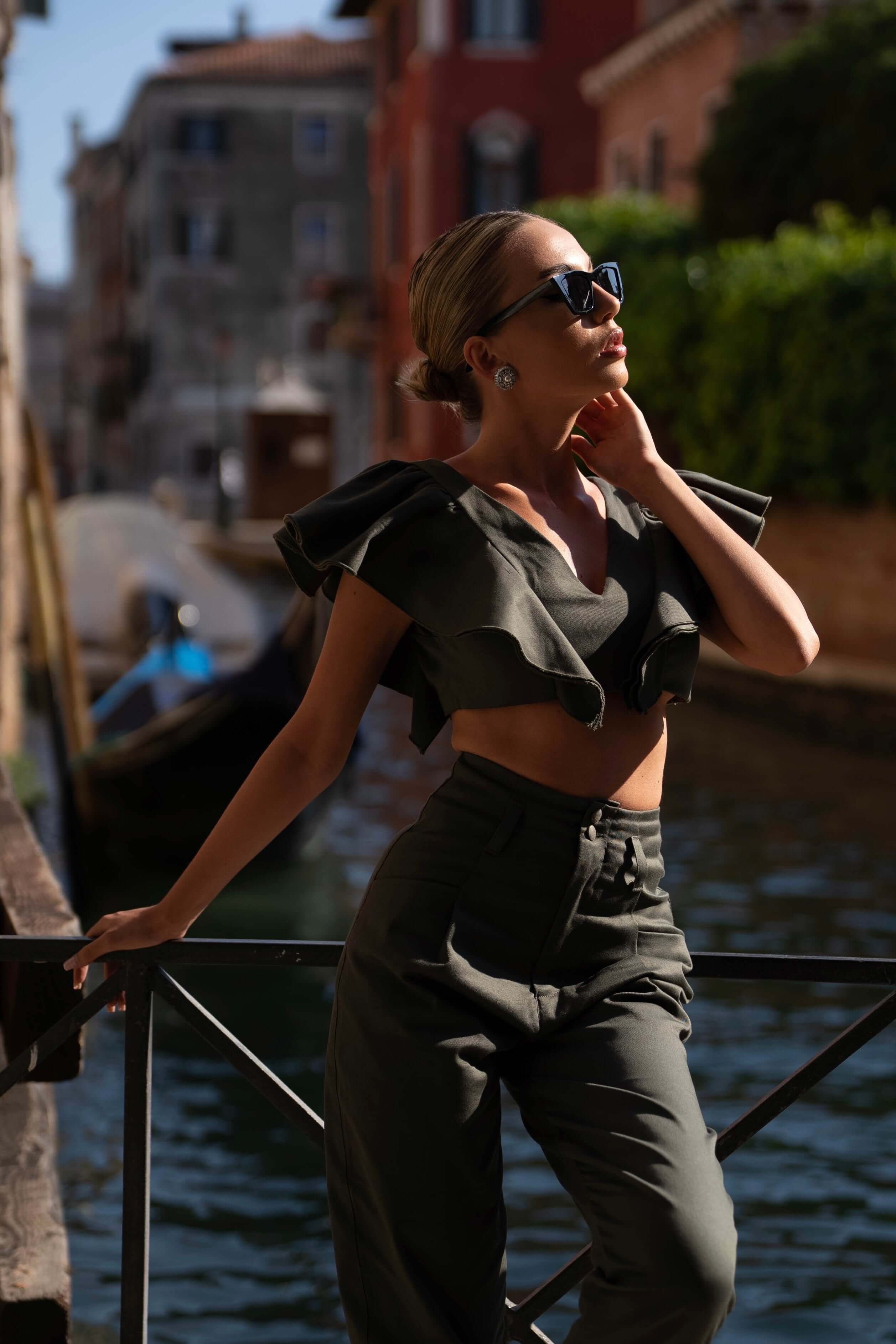 pantaloni verzii top verde kaki