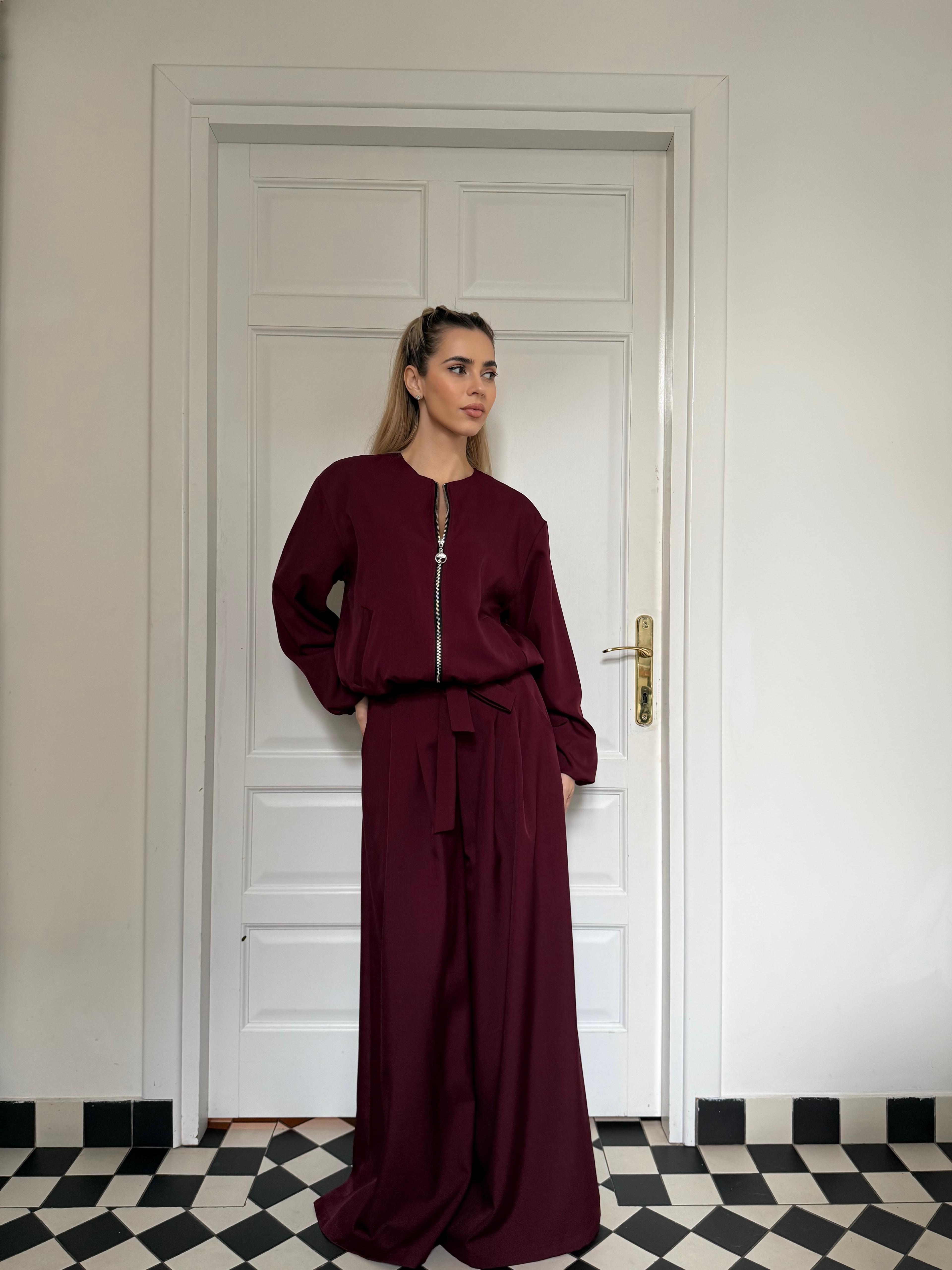Costum Dama Elegant cu Jacheta Bomber si Pantaloni Palazzo Burgundy VOYAGEUSE
