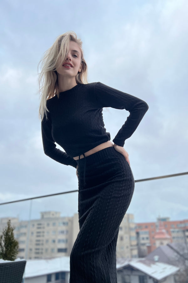 Sindri Knit Skirt and Cropped Top (black)