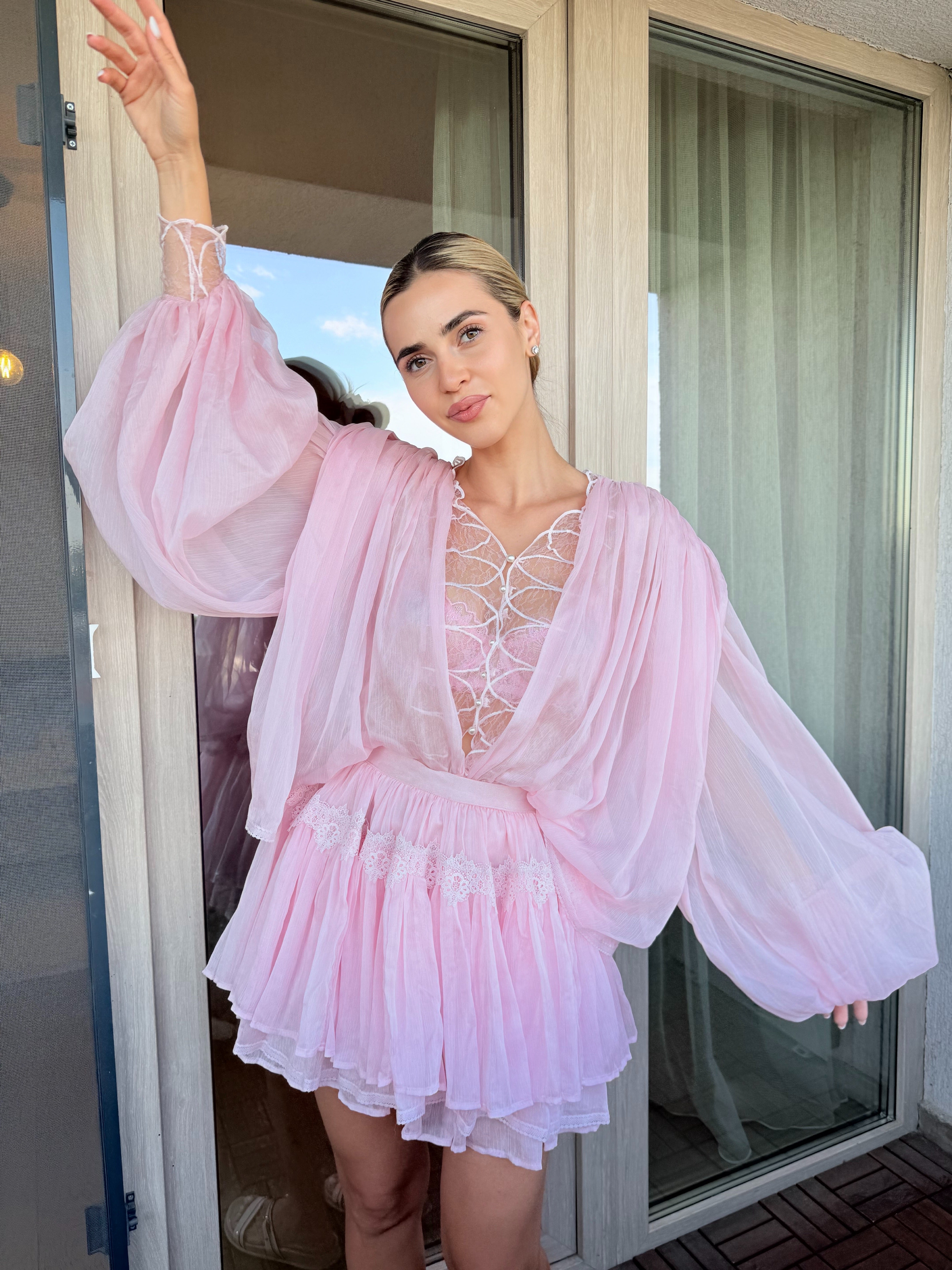 Set Powder Pink – Cămașă cu Mâneci Ample și Fustă Pantalon, Celestine