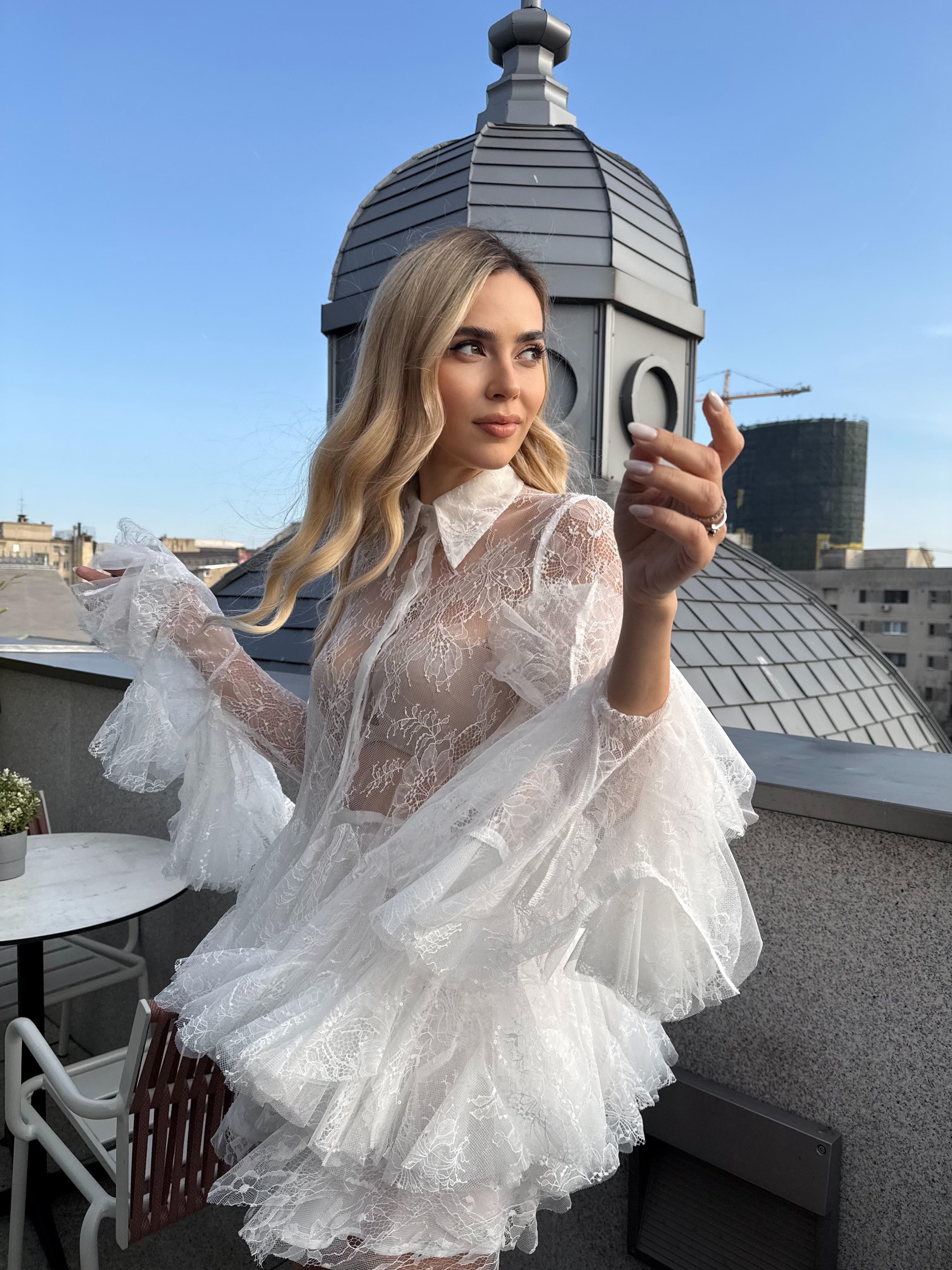 Compleu din dantelă albă – fustă și cămașă, Cosette