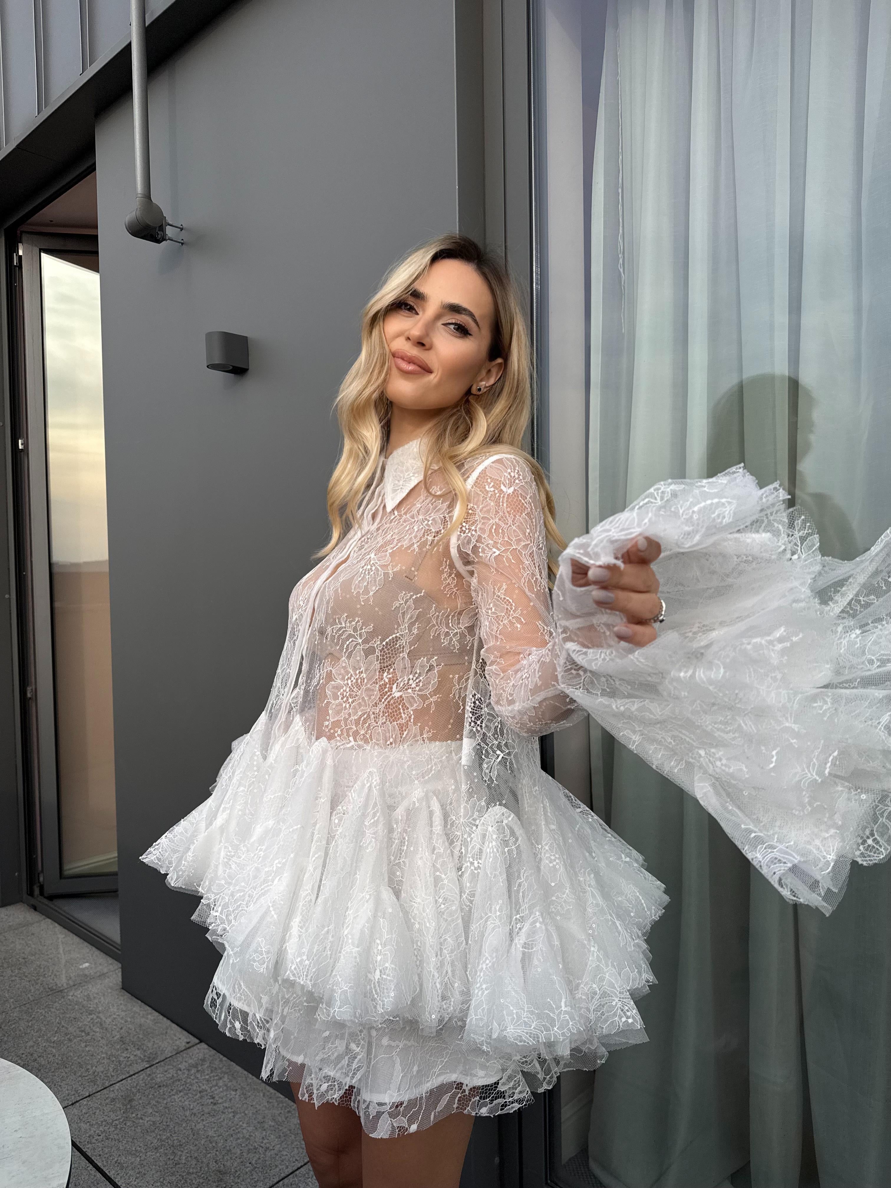 Compleu din dantelă albă – fustă și cămașă, Cosette