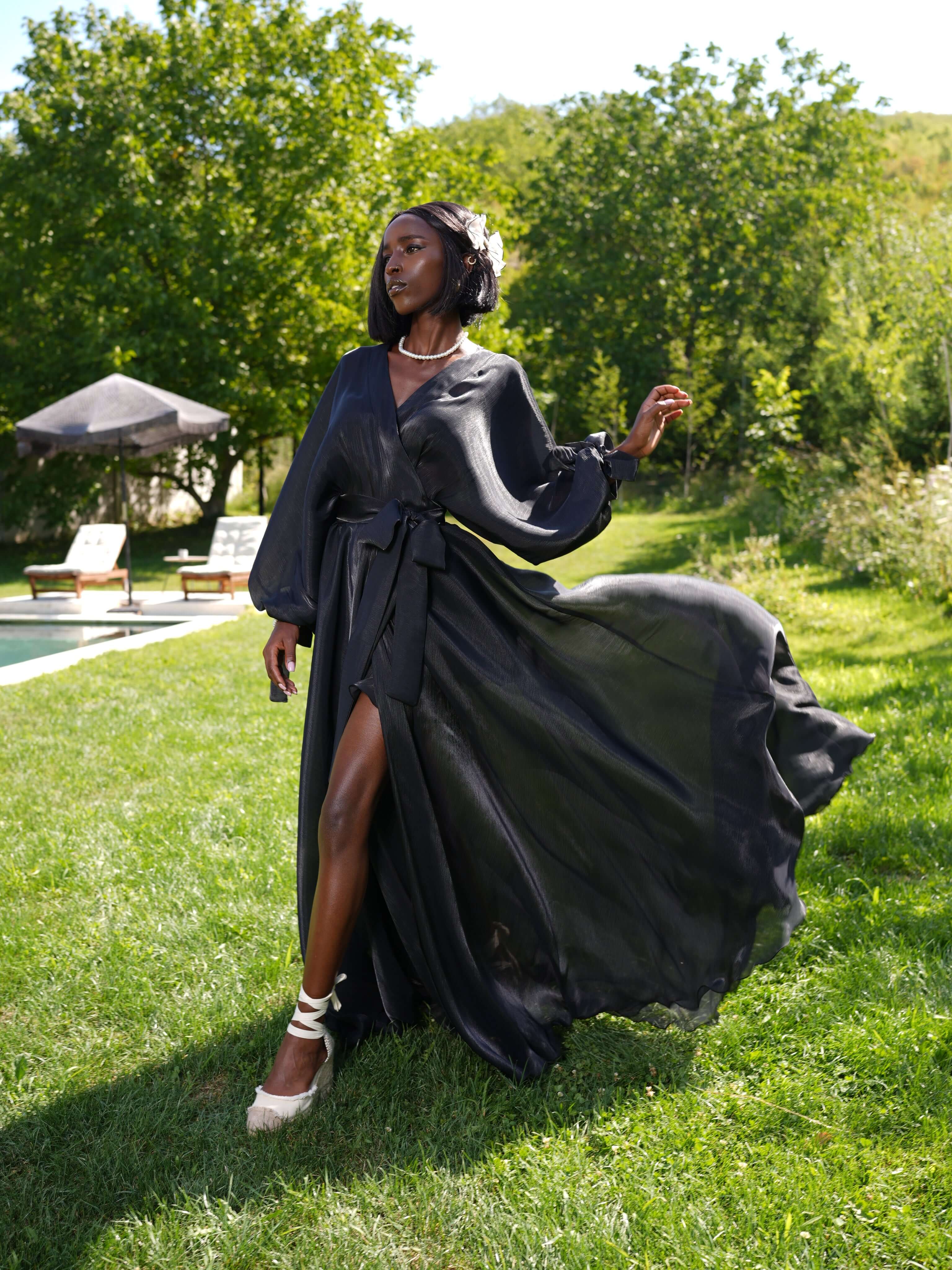 Rochie Maxi cu Volum, Neagra, Noir Enigma