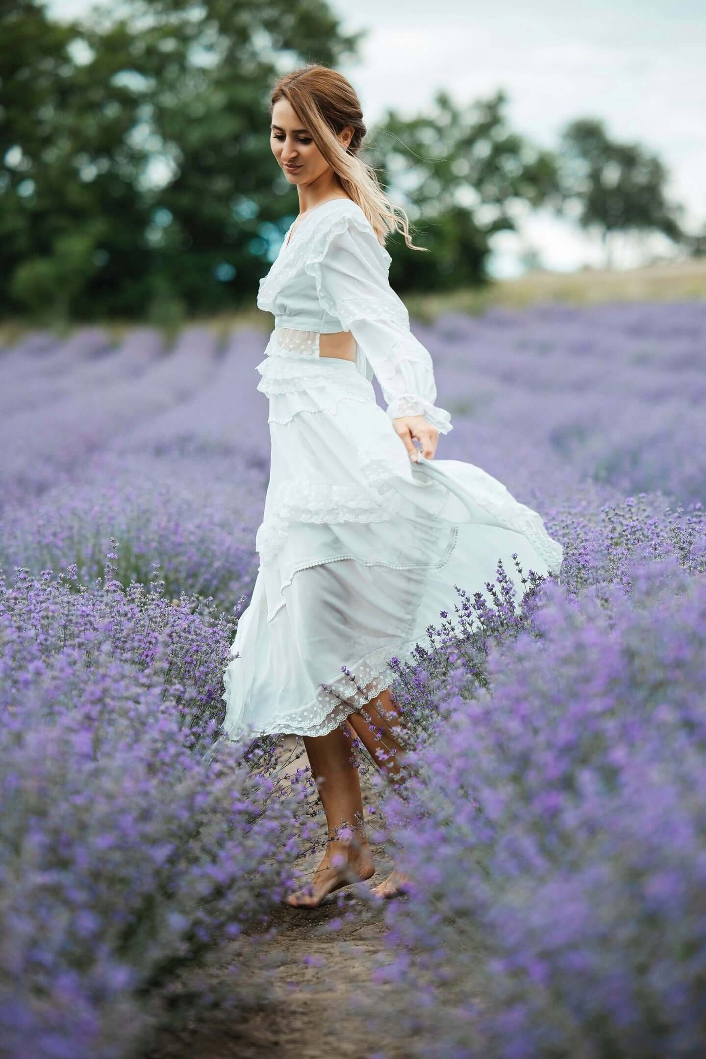 rochie alba midi dantela