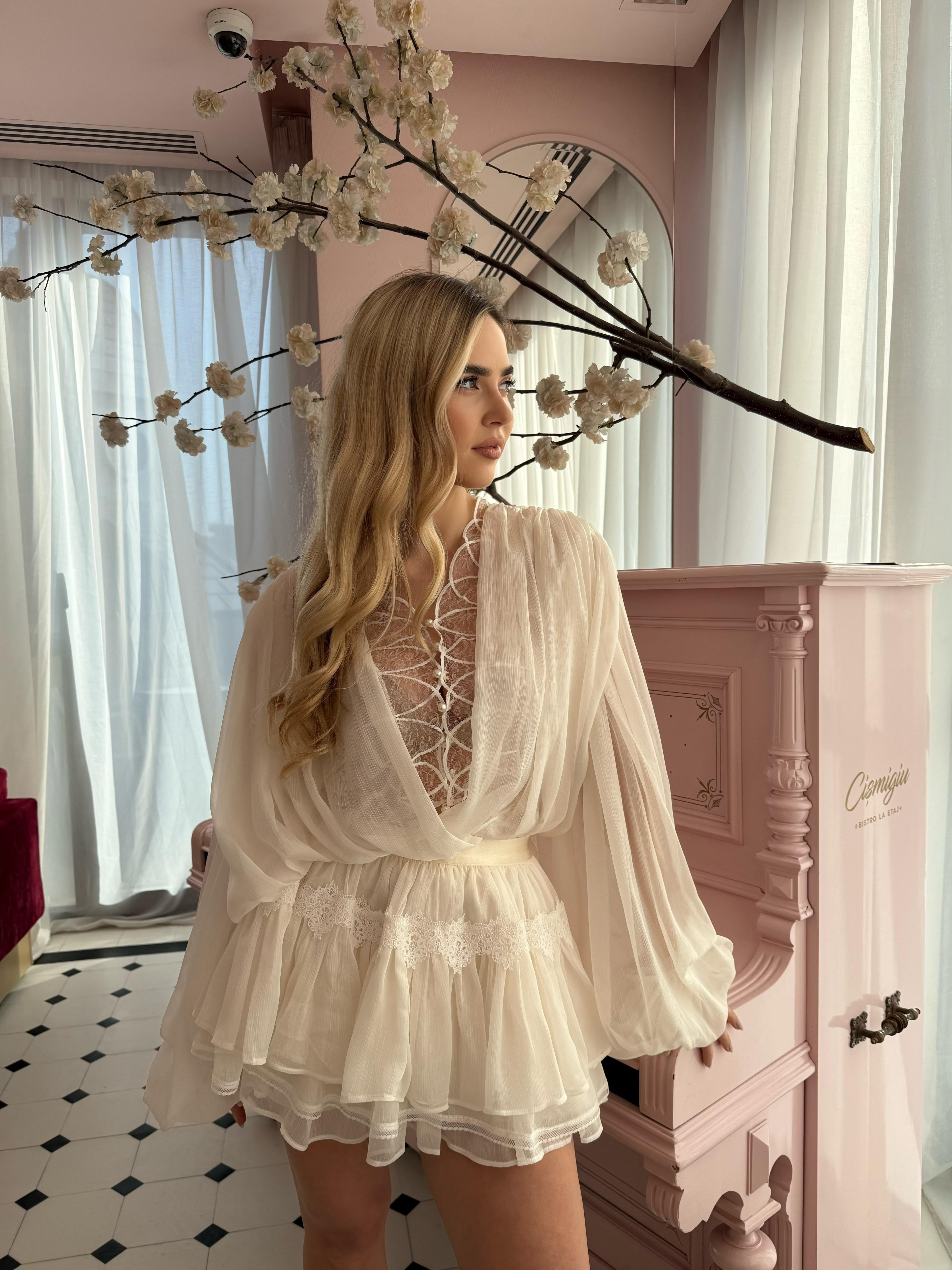 Set Celestine Ivory – Cămașă cu Mâneci Ample și Fustă Pantalon