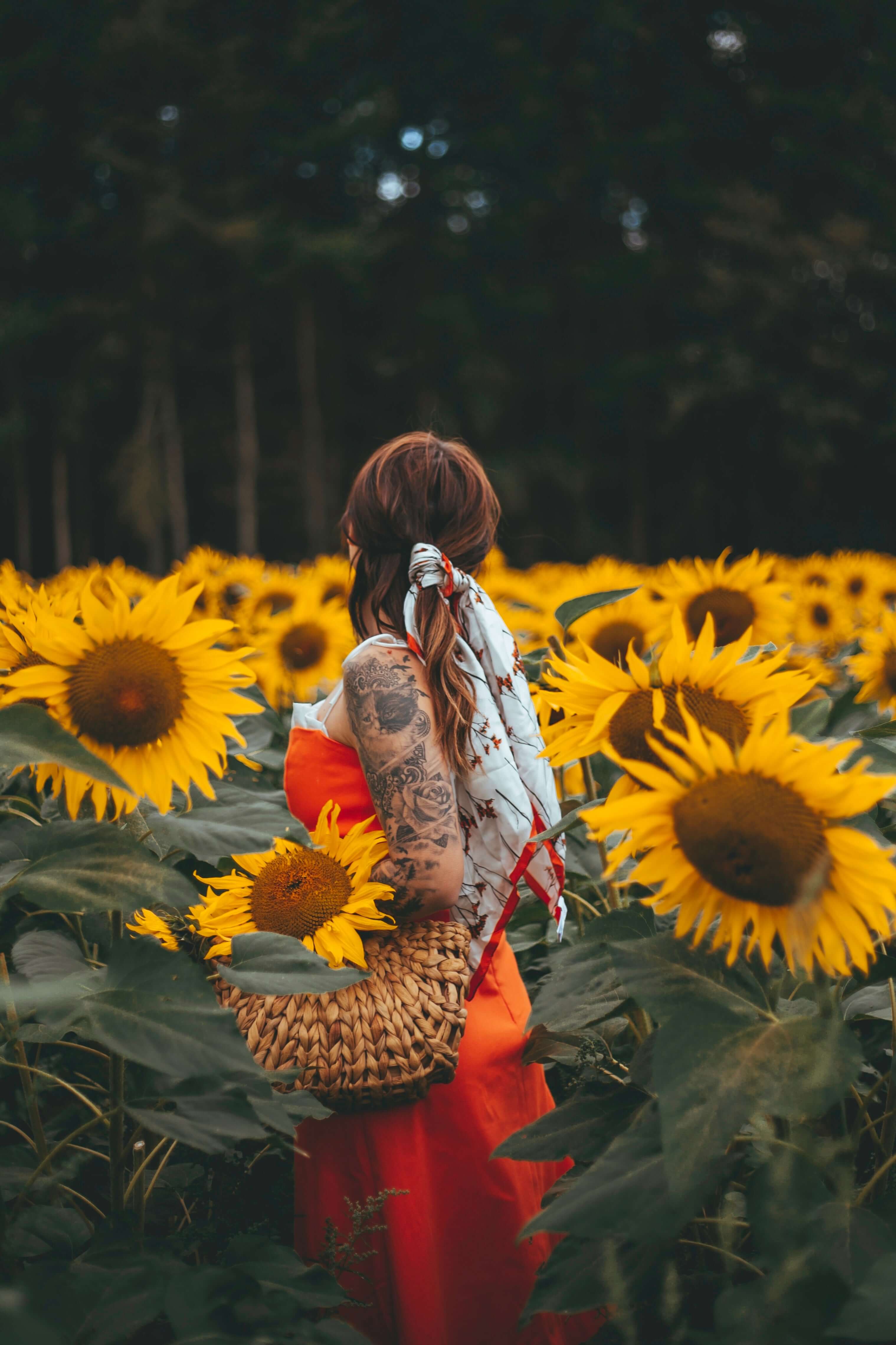 rochie portocalie cu corset si crapatura