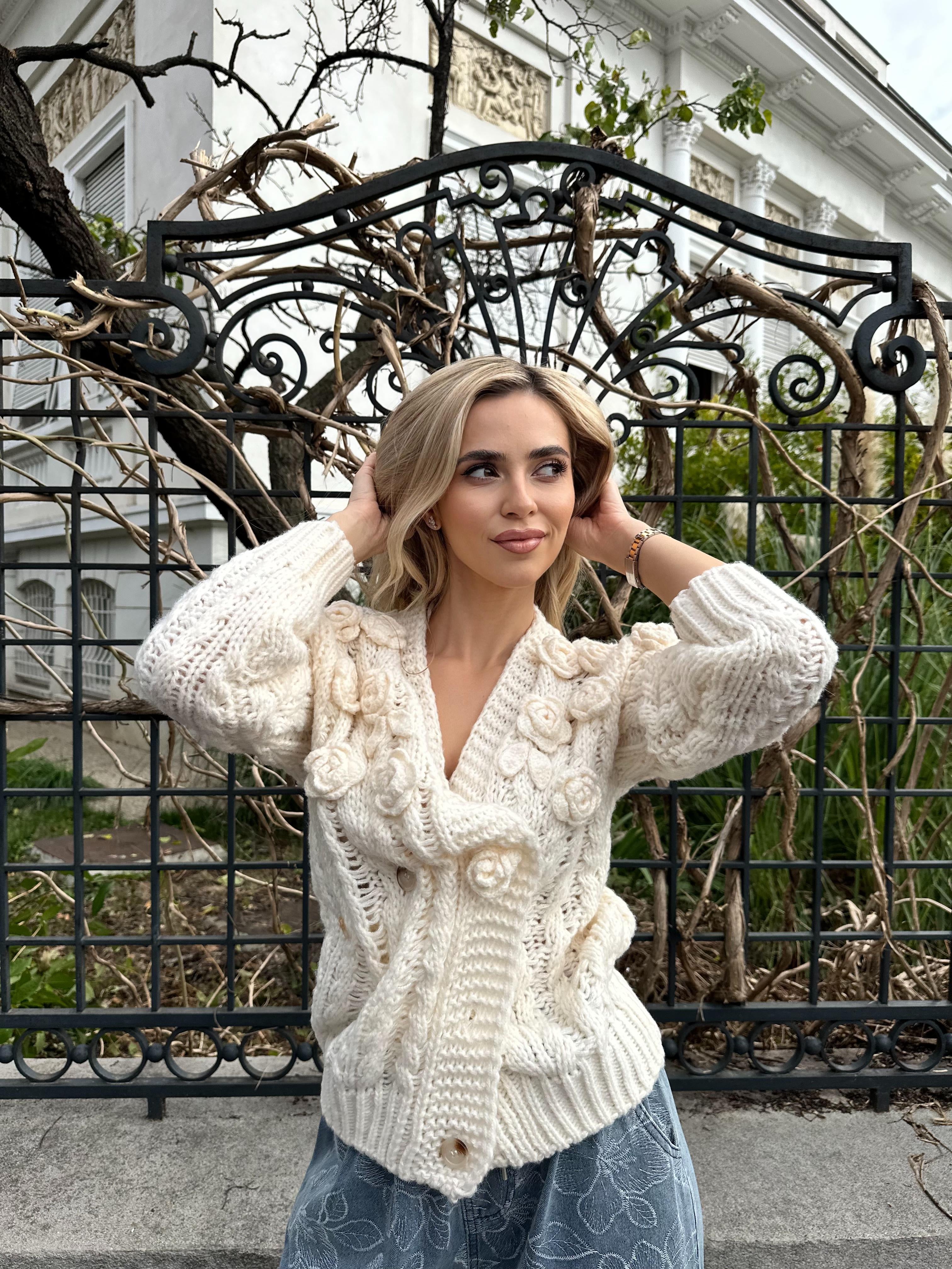 Knitted Sweater with Roses, Ivory - Roseline