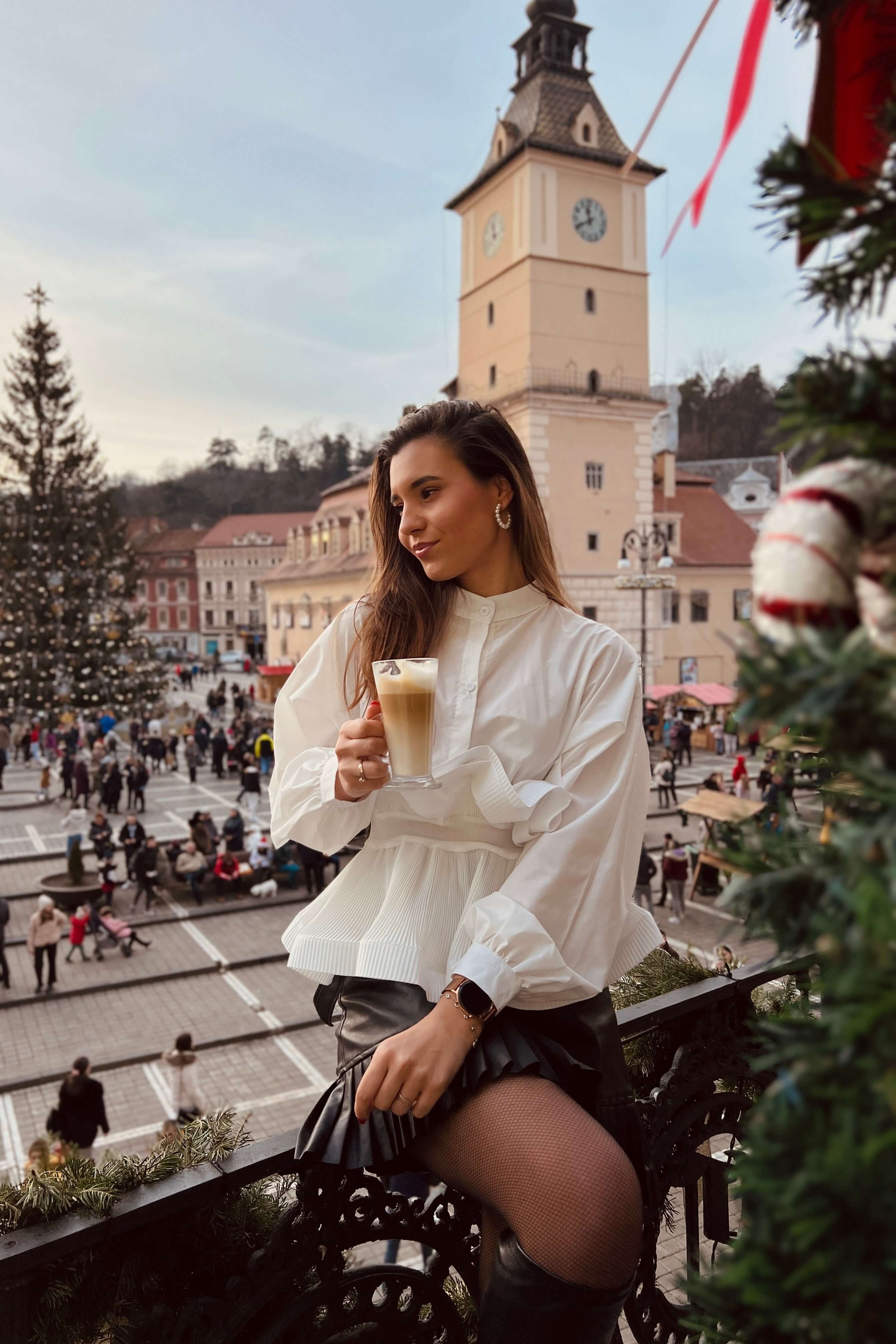 camasa alba cu volane si maneca lunga