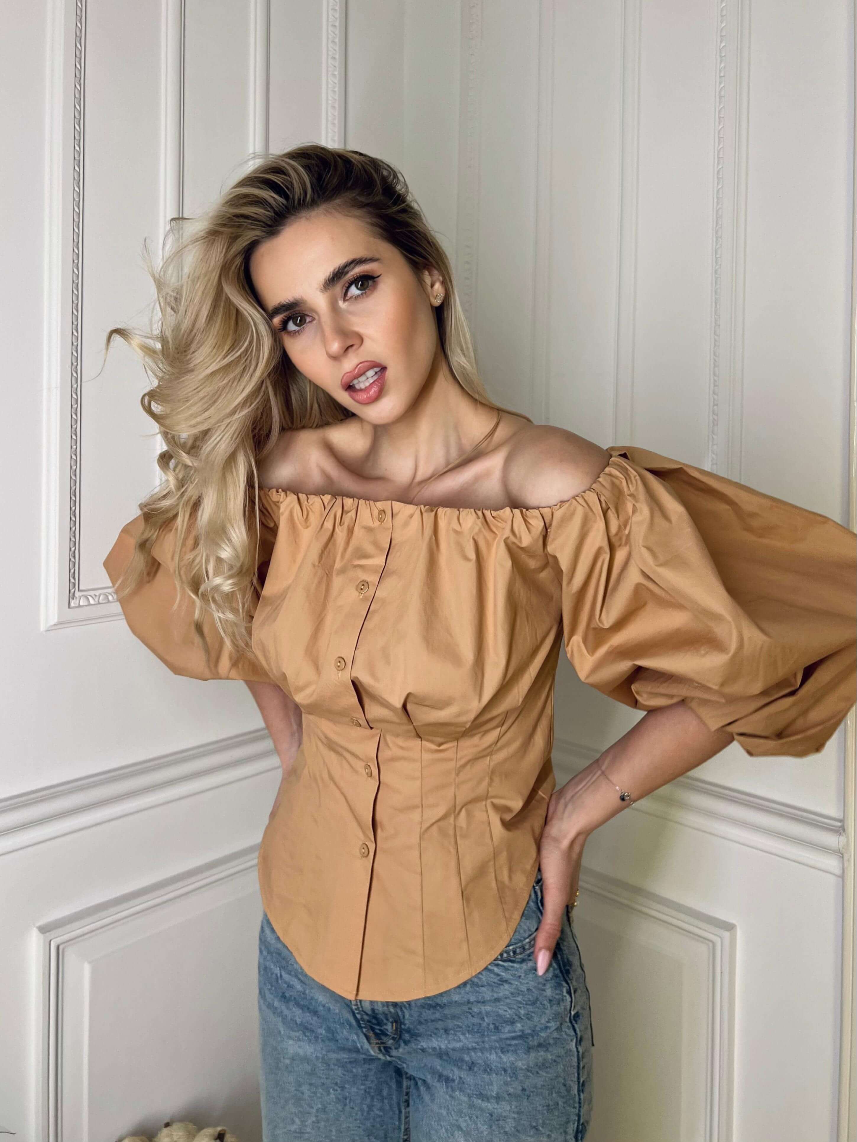 Camasa cu Umeri Goi, Maro, Ursa