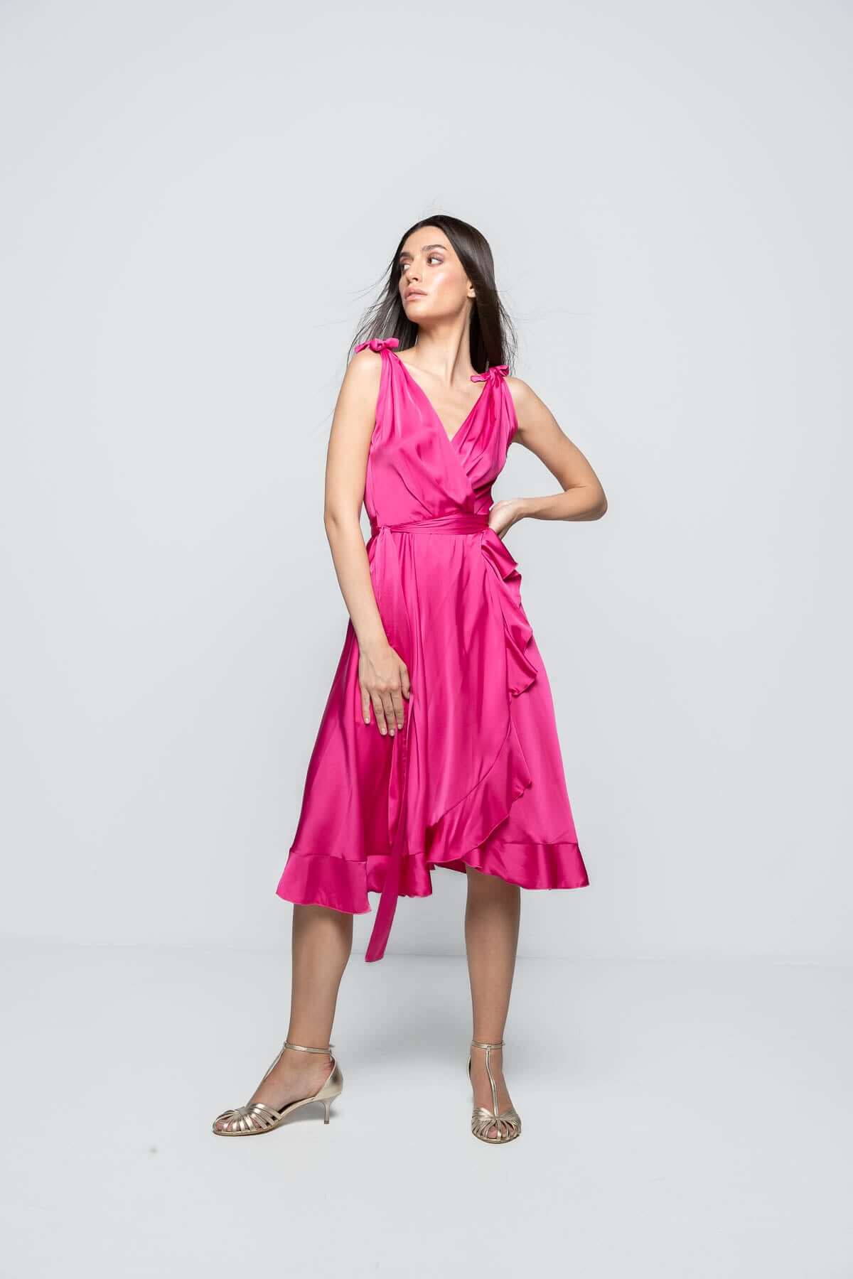 rochie roz fucsia vaporoasa petrecuta