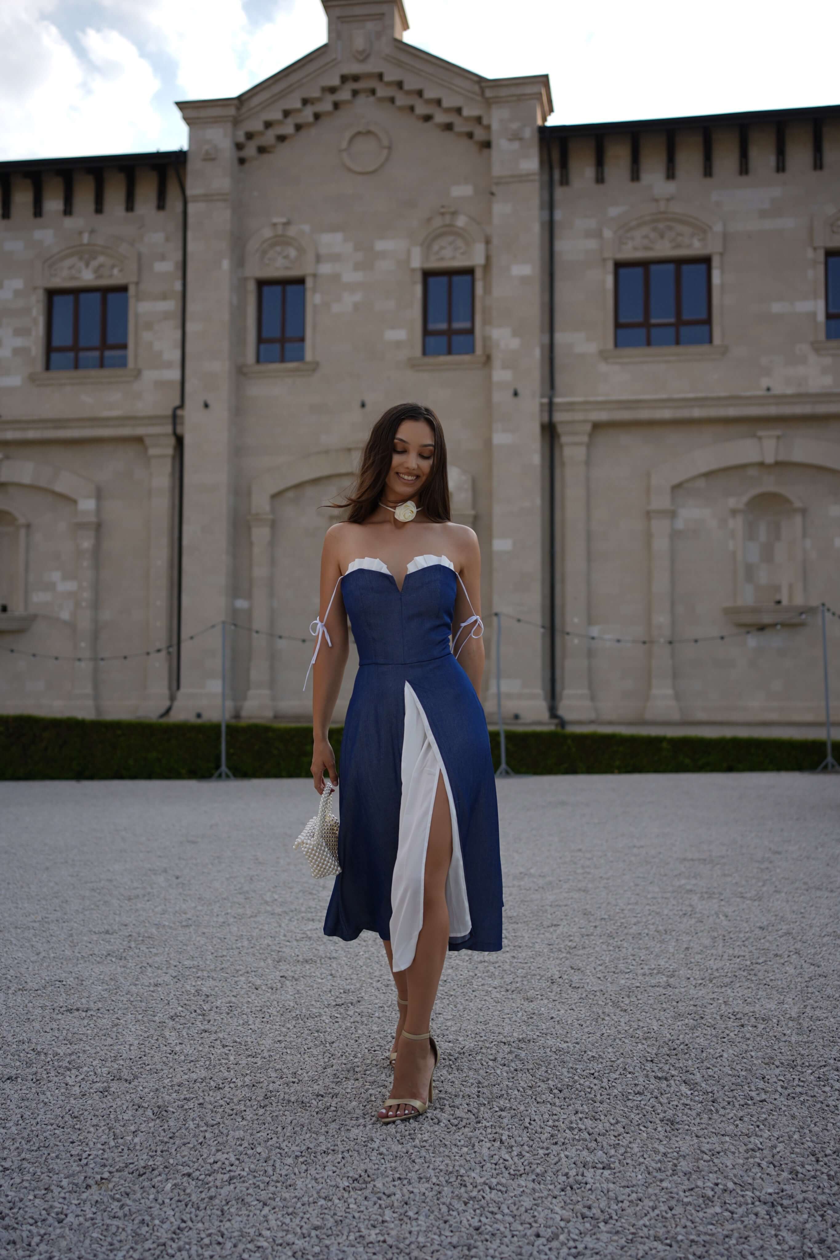 rochie albastra cu corset si crapatura