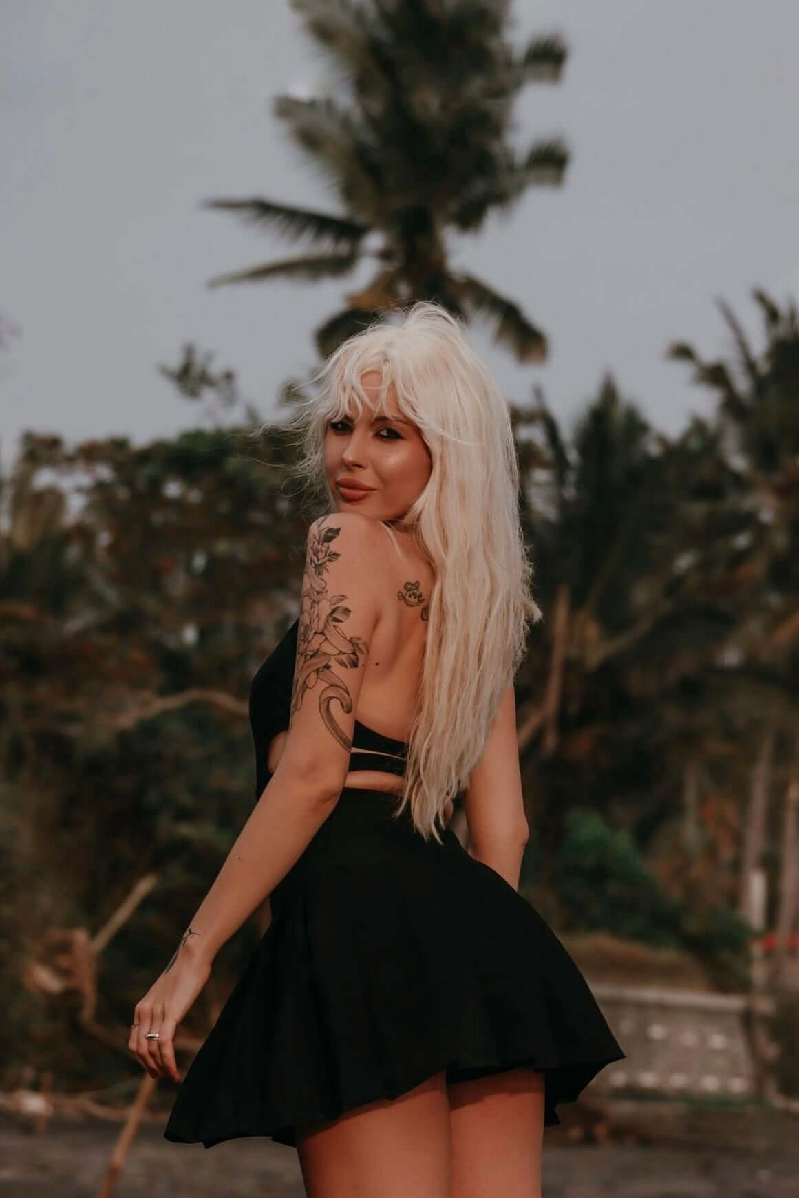 fusta pantalon neagra scurta