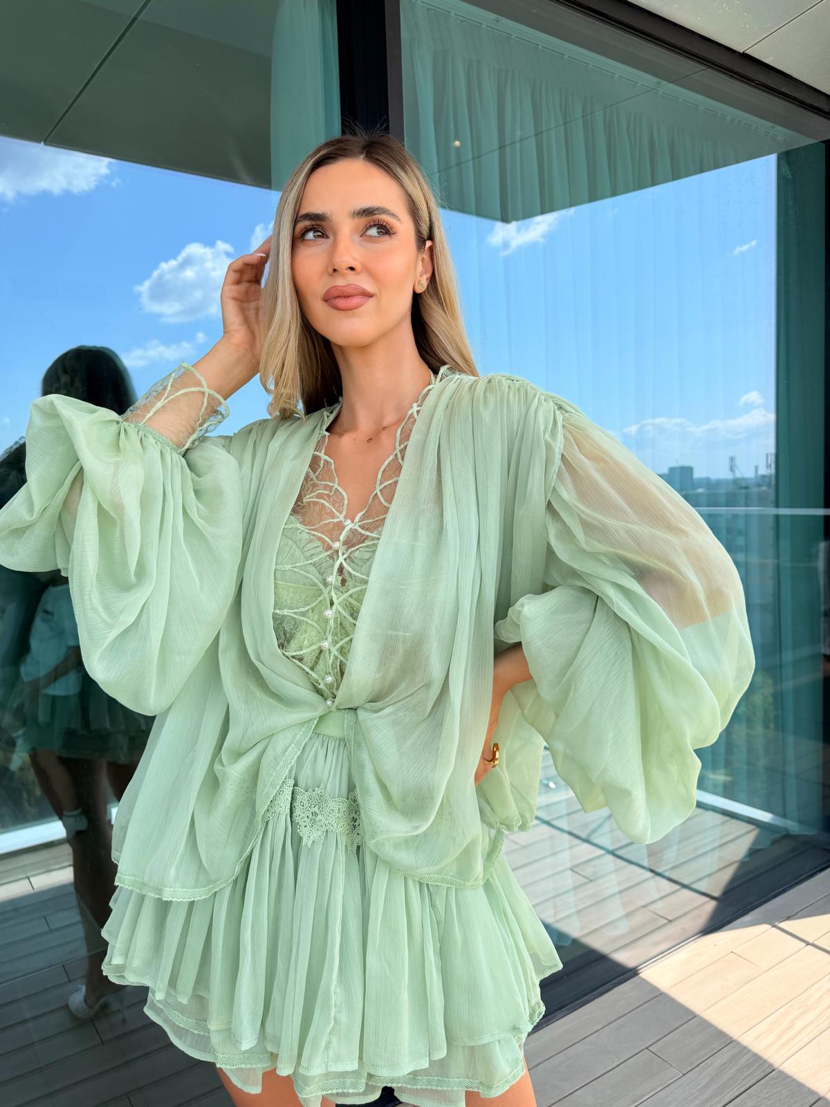 Set Celestine Matcha, Cămașă cu Mâneci Ample și Fustă Pantalon