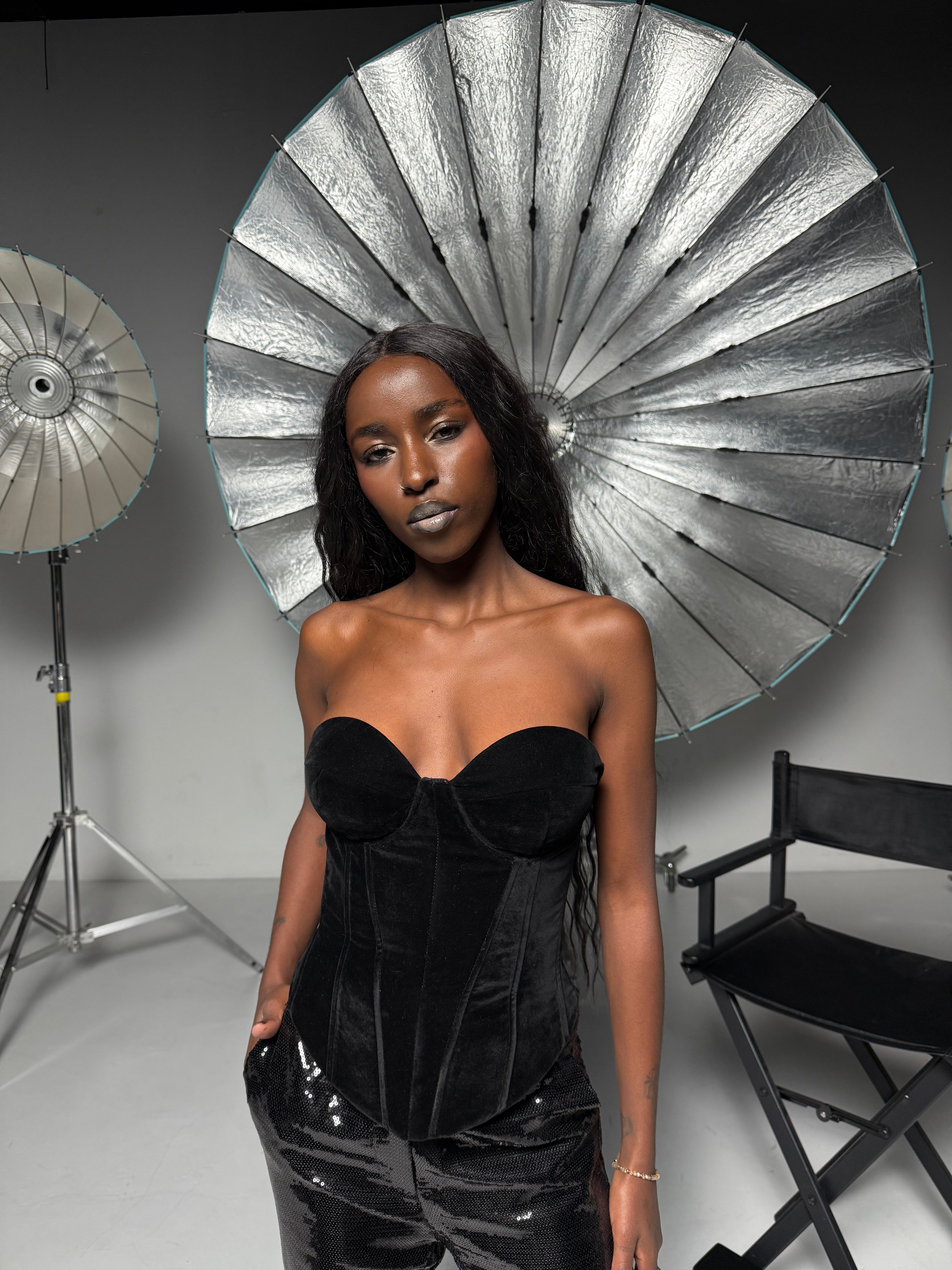 Corset cupe, catifea negra, Dalia