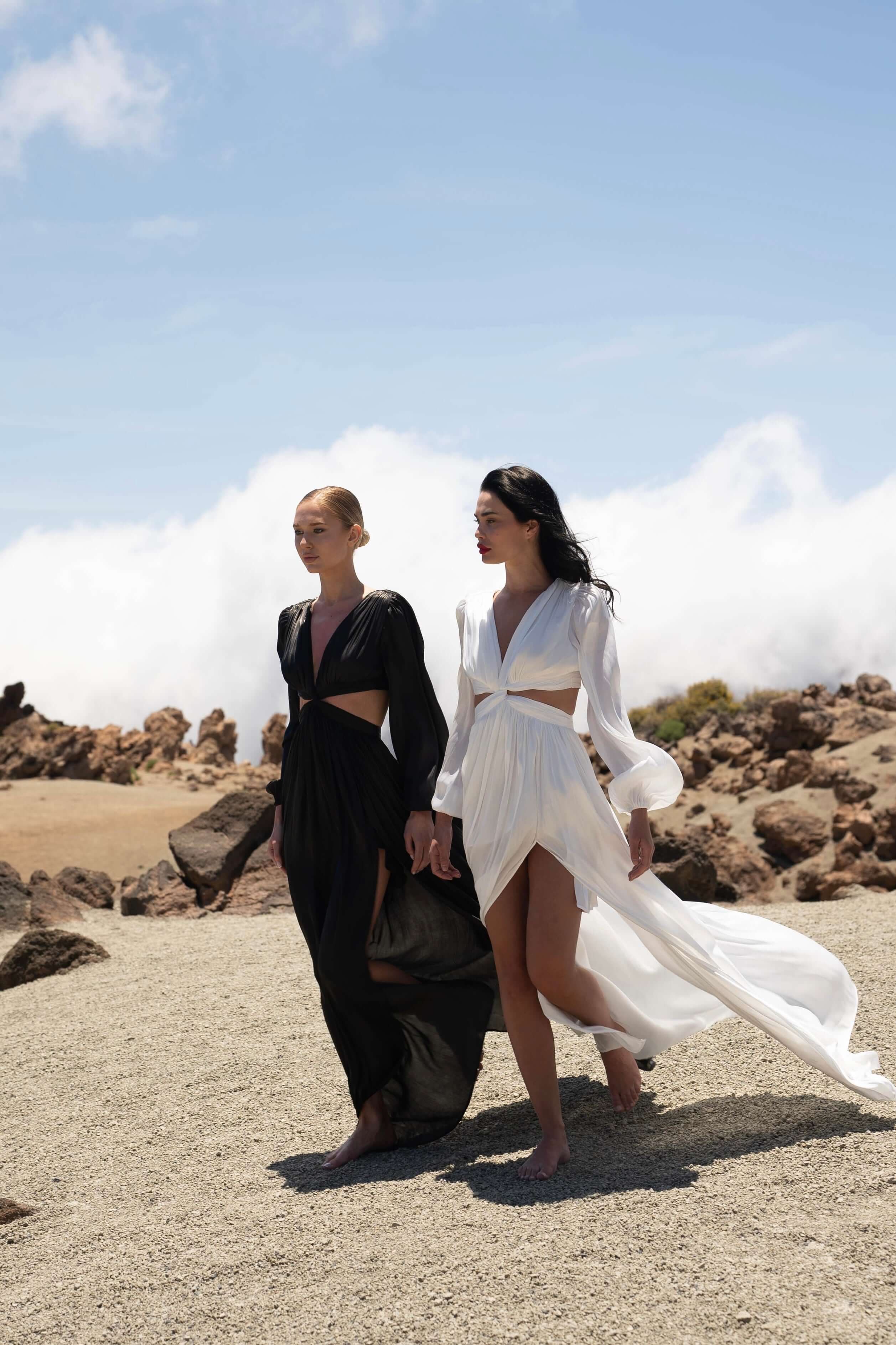 rochie neagra alba lunga