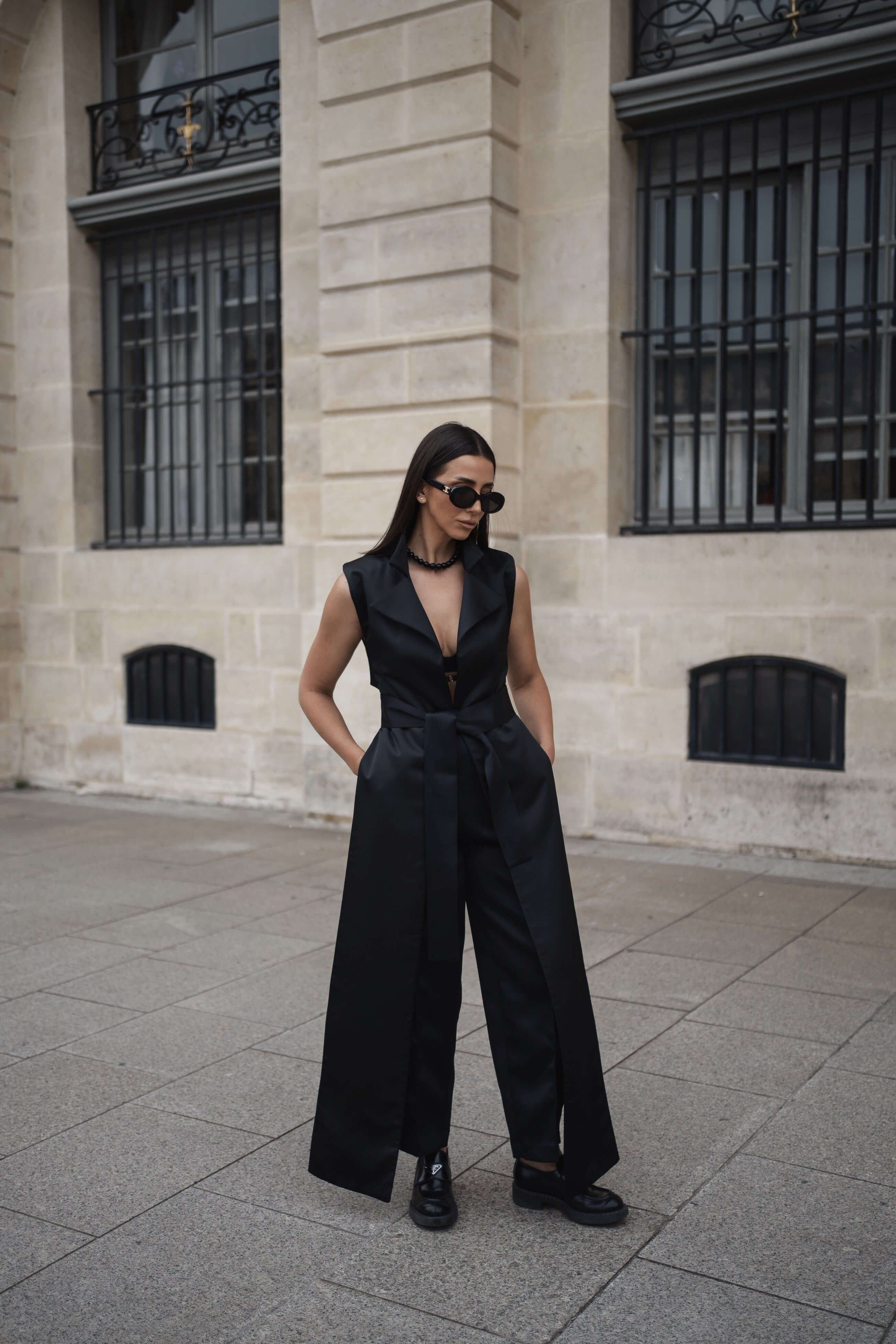 vesta dama neagra lunga