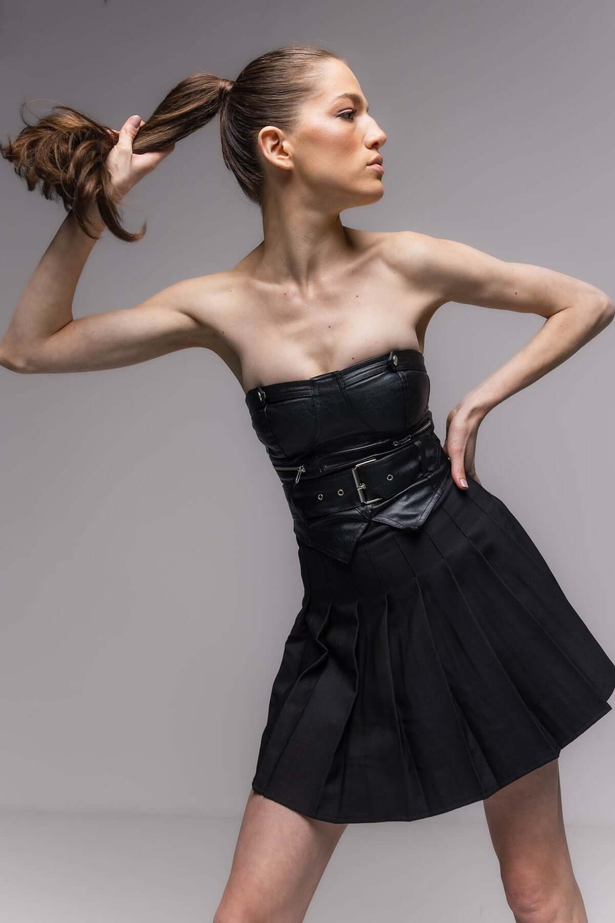 corset negru piele ecologica cu curea si catarame