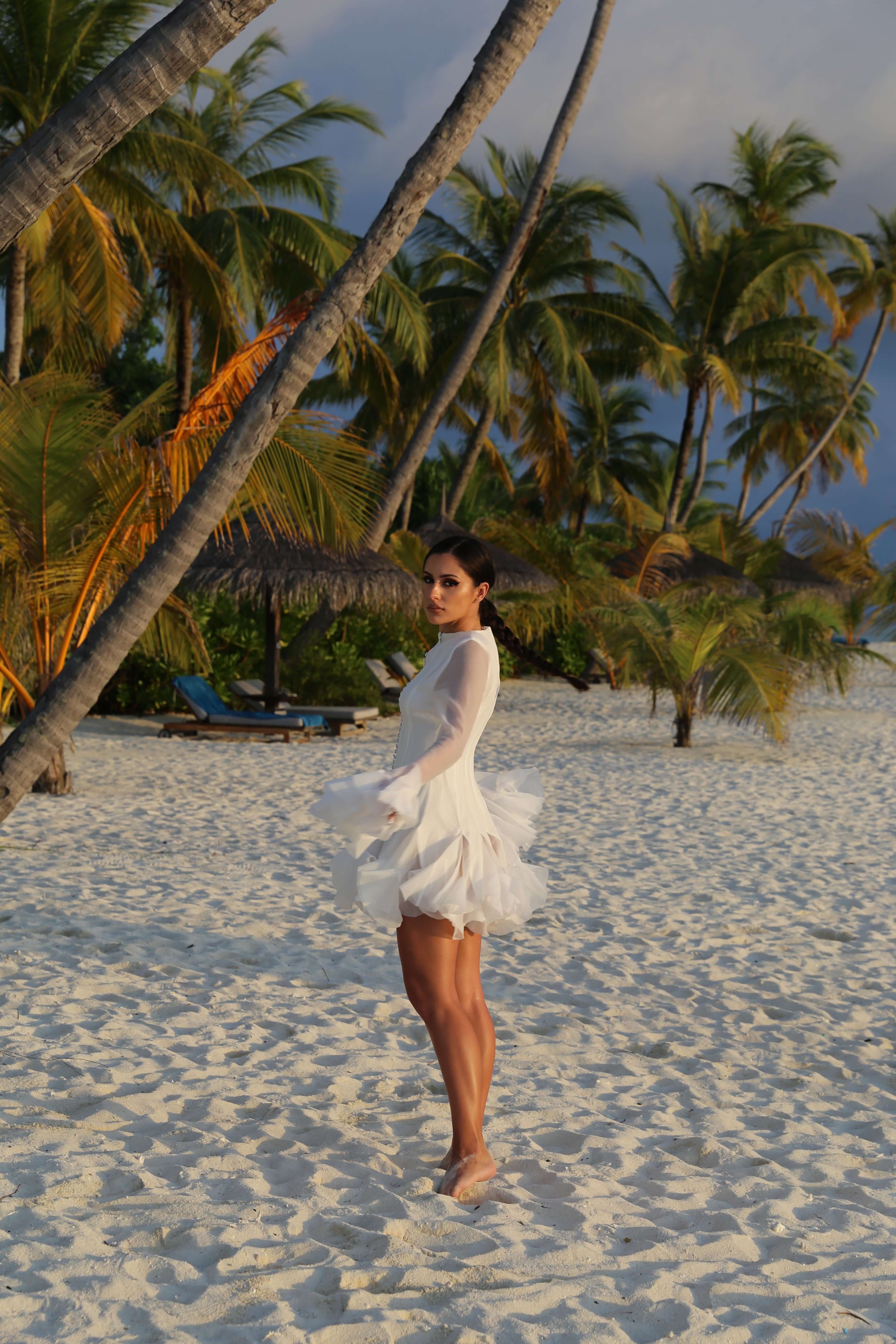 Rochie Mini Alba cu Volane, Swan