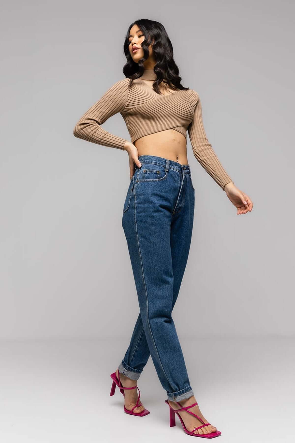 top bluza crem scurta bej crosetata cu maneca lunga