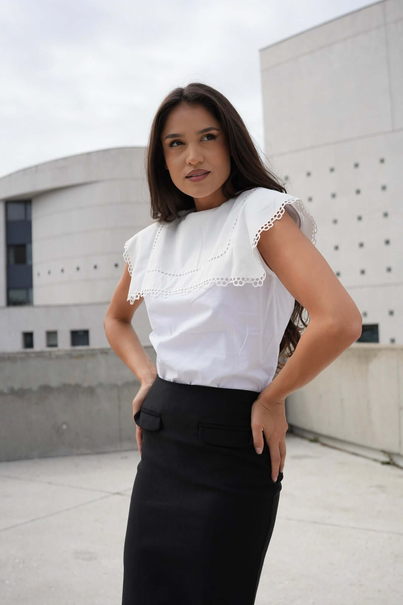 fusta neagra lunga dreapta crapatura la spalte