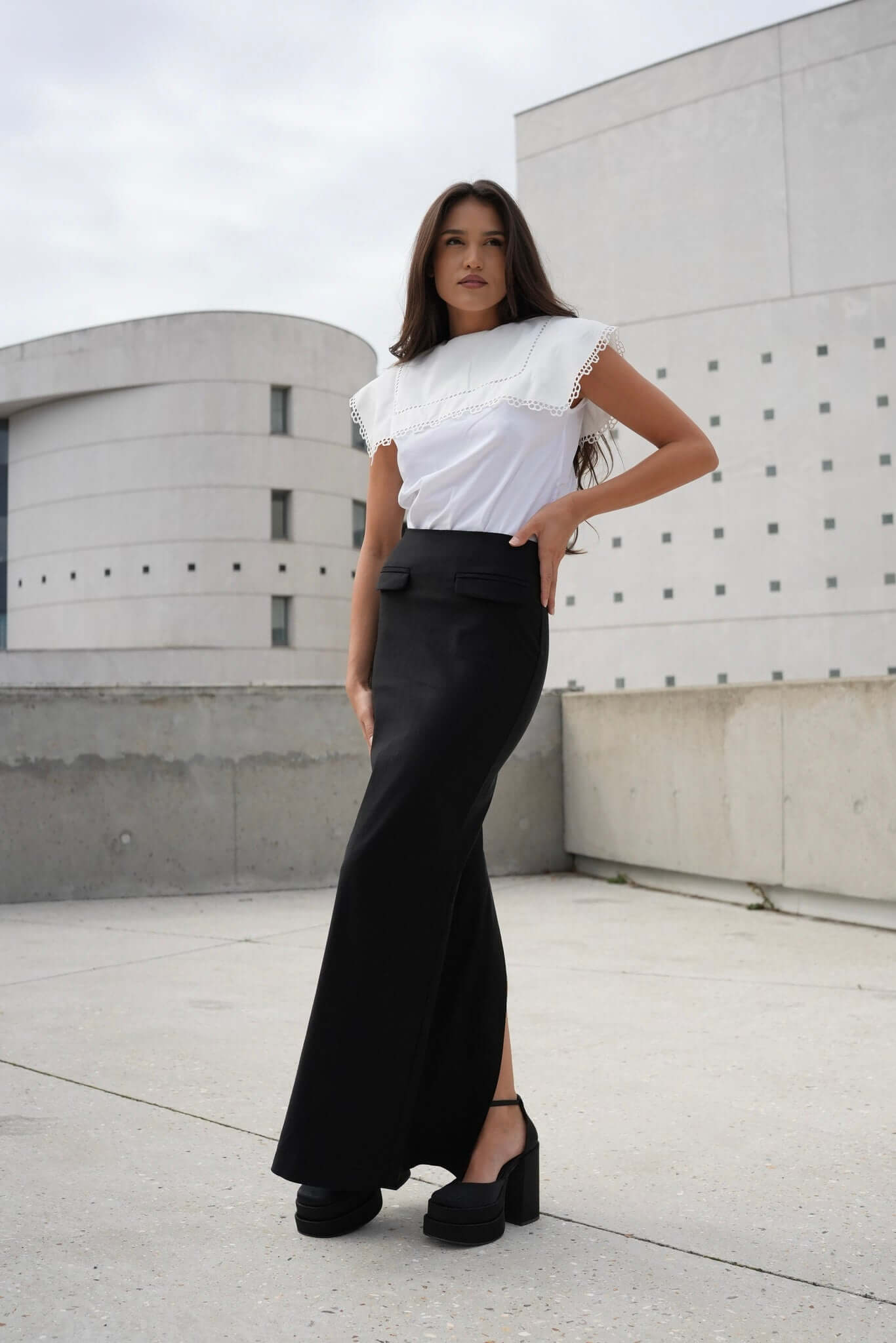 fusta neagra lunga dreapta crapatura la spalte