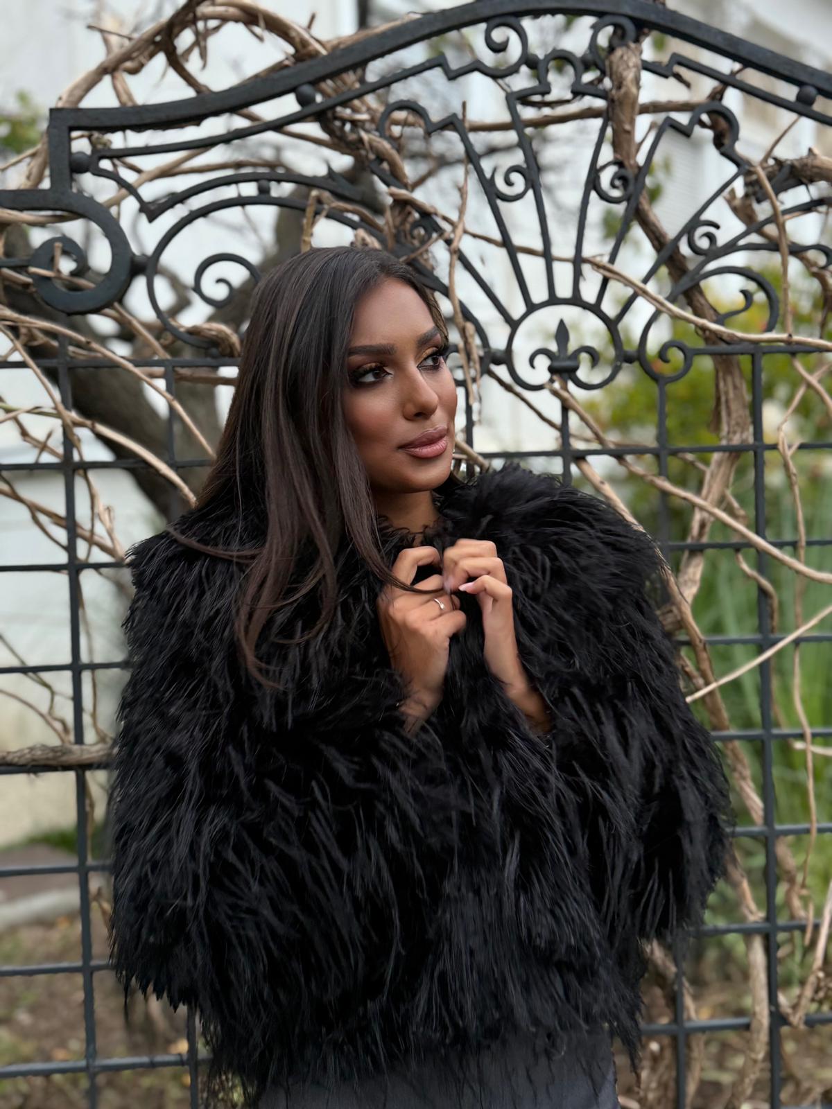 Haina de Blana Faux cu Guler Amplu, Neagra, Aurore