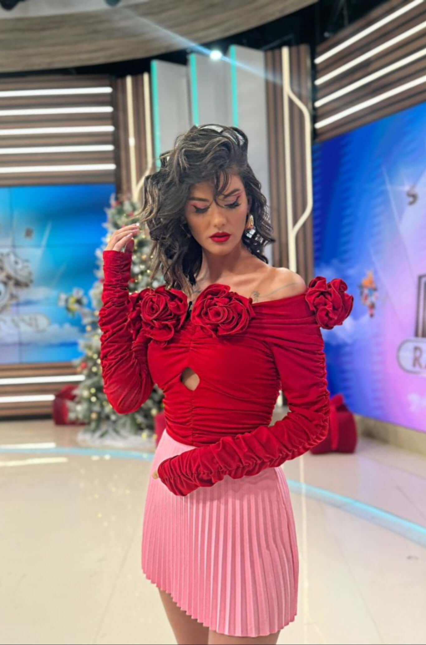 Top cu Trandafiri Supradimensionati, Rosu, Ruffles