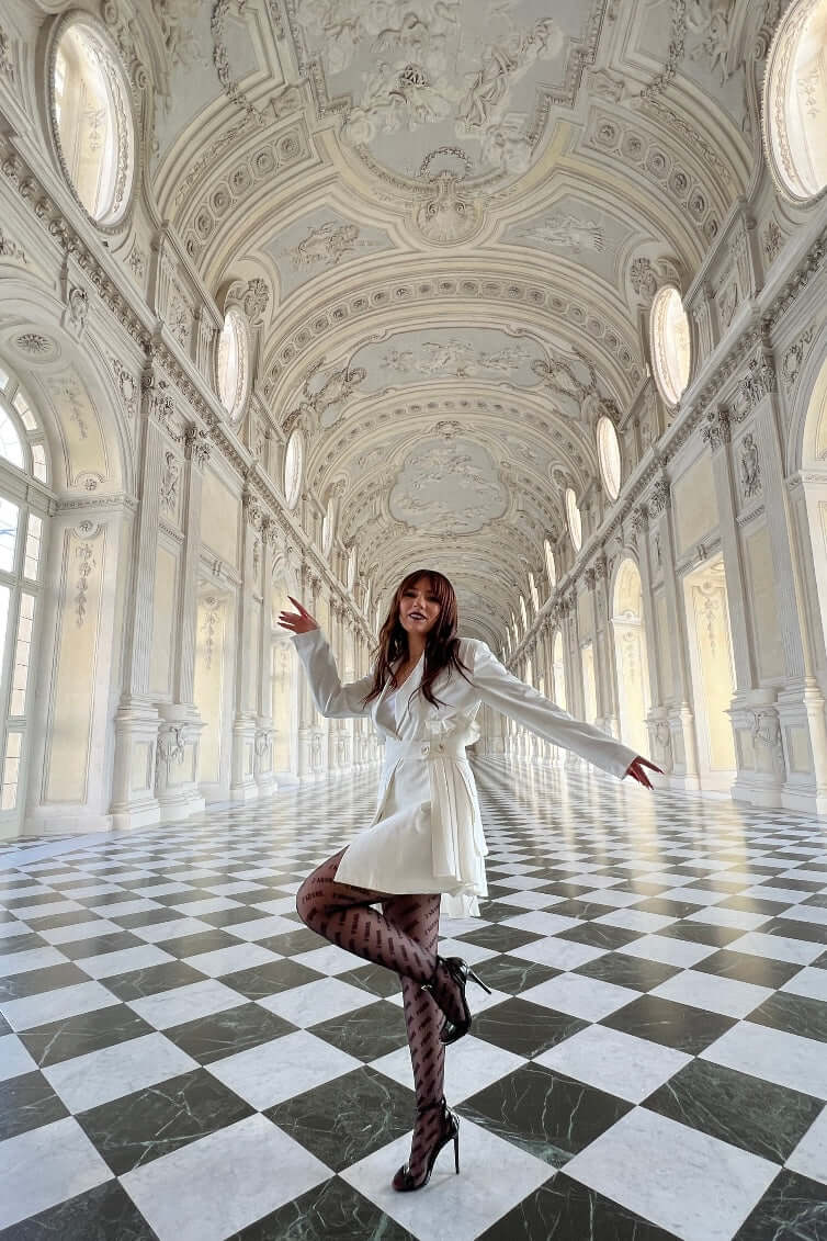 rochie sacou alba cu maneca lunga