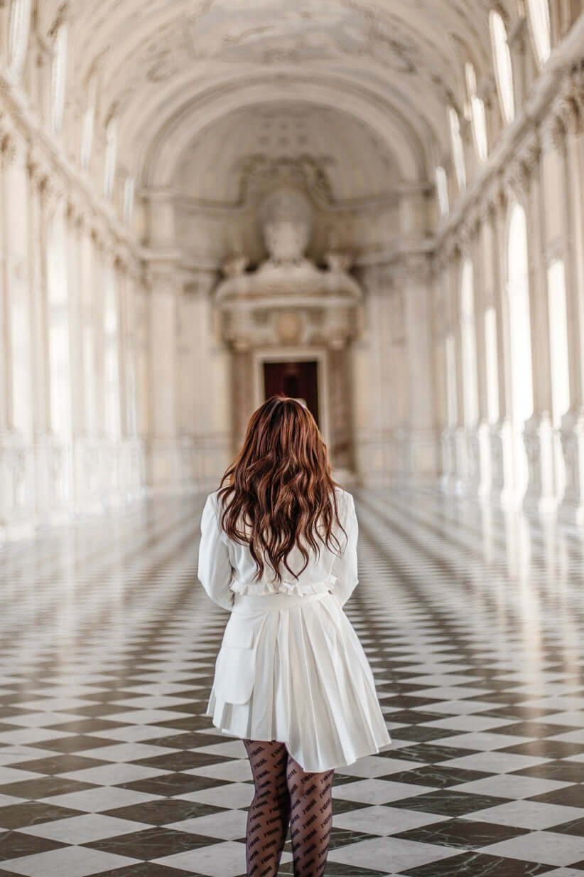 rochie sacou alba cu maneca lunga