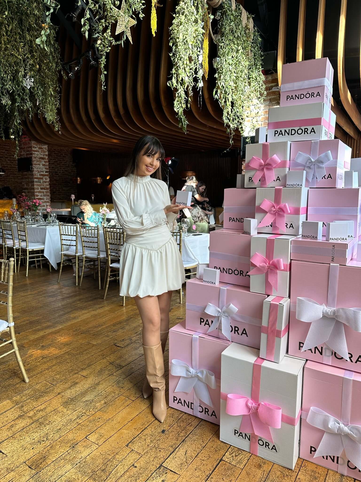 Set din Satin cu Bluza si Fusta, Crem, Aquarius