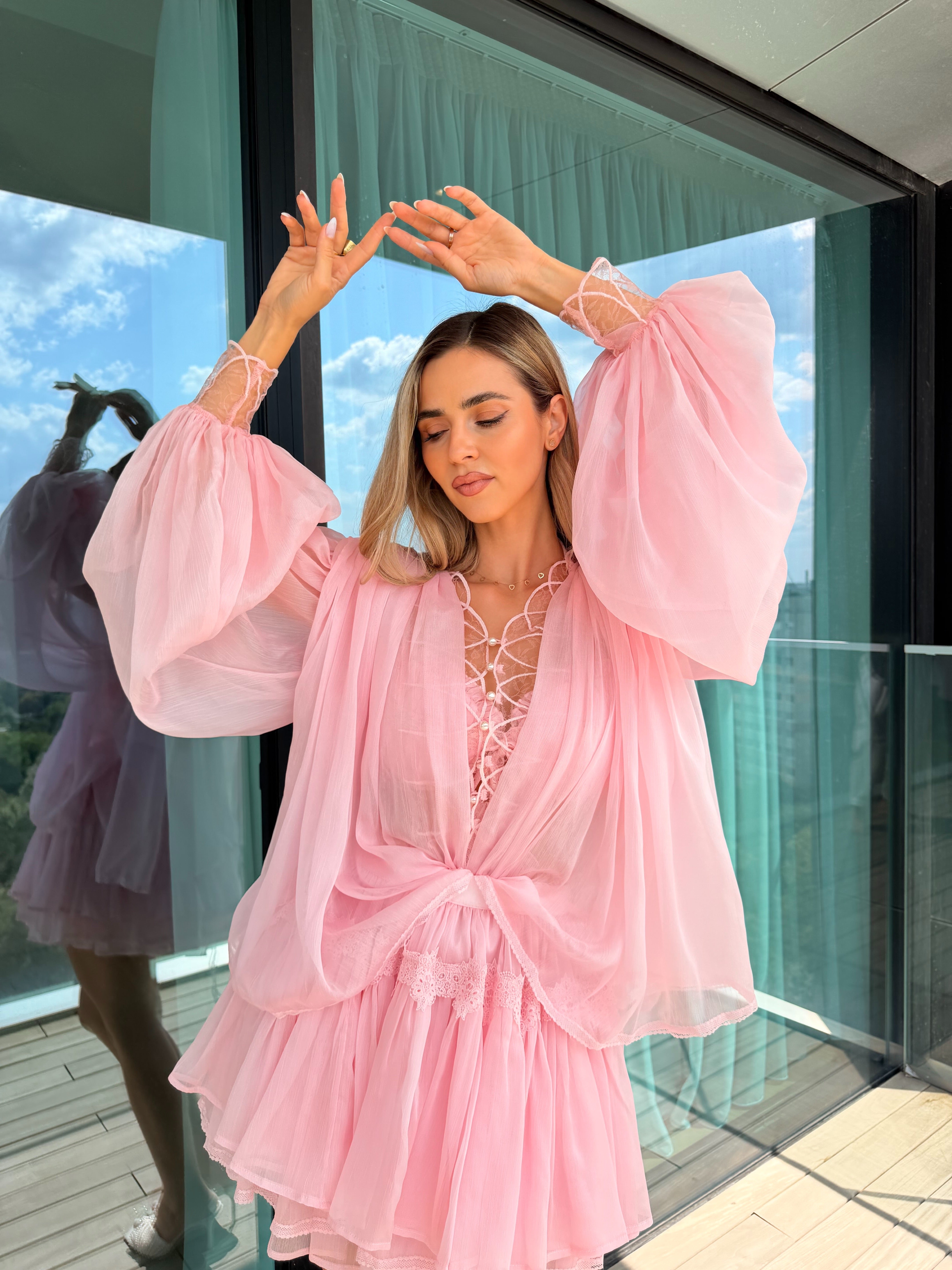 Set Powder Pink – Cămașă cu Mâneci Ample și Fustă Pantalon, Celestine