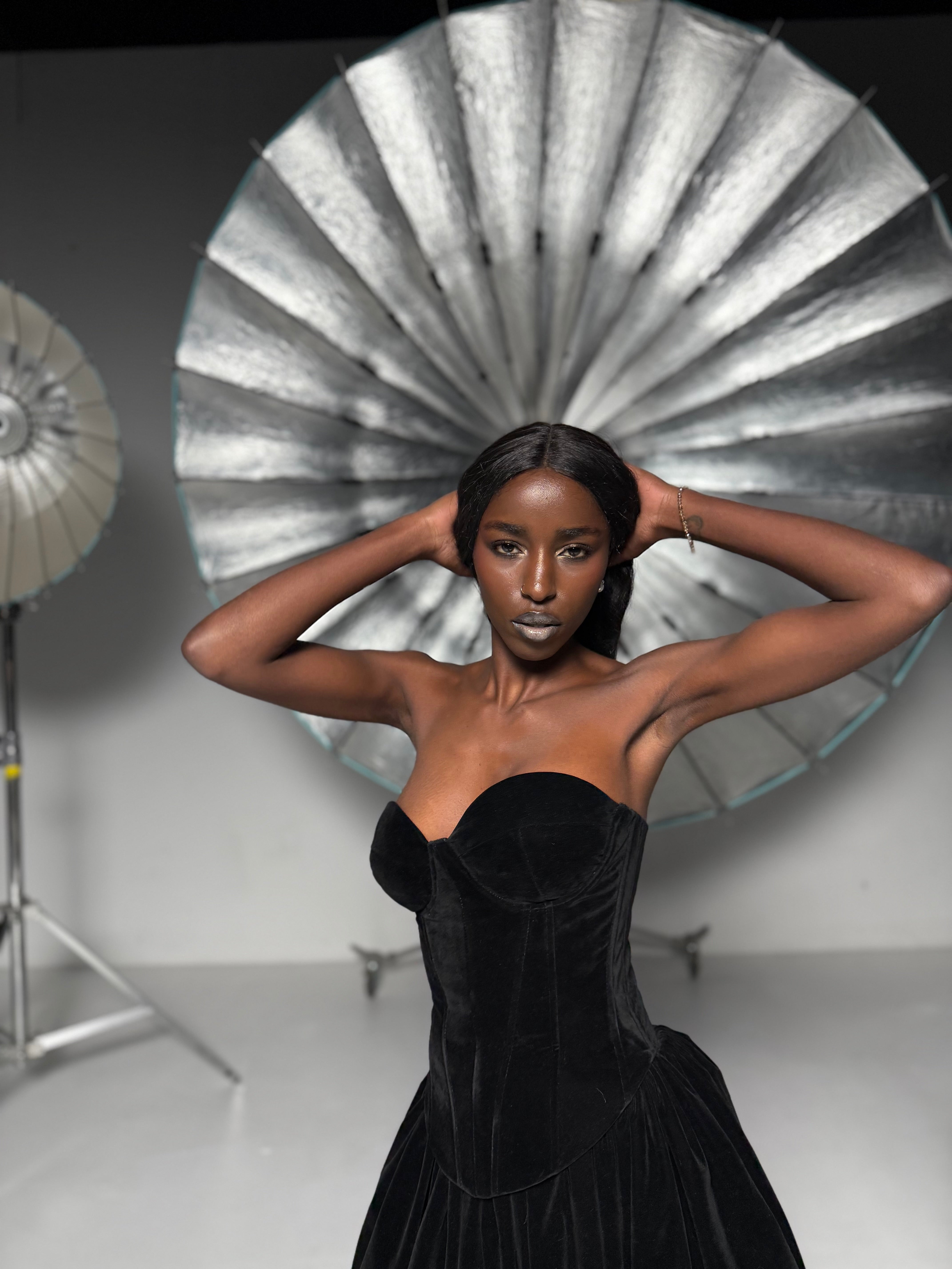 Fusta catifea tip balon midi, Veda,Neagra