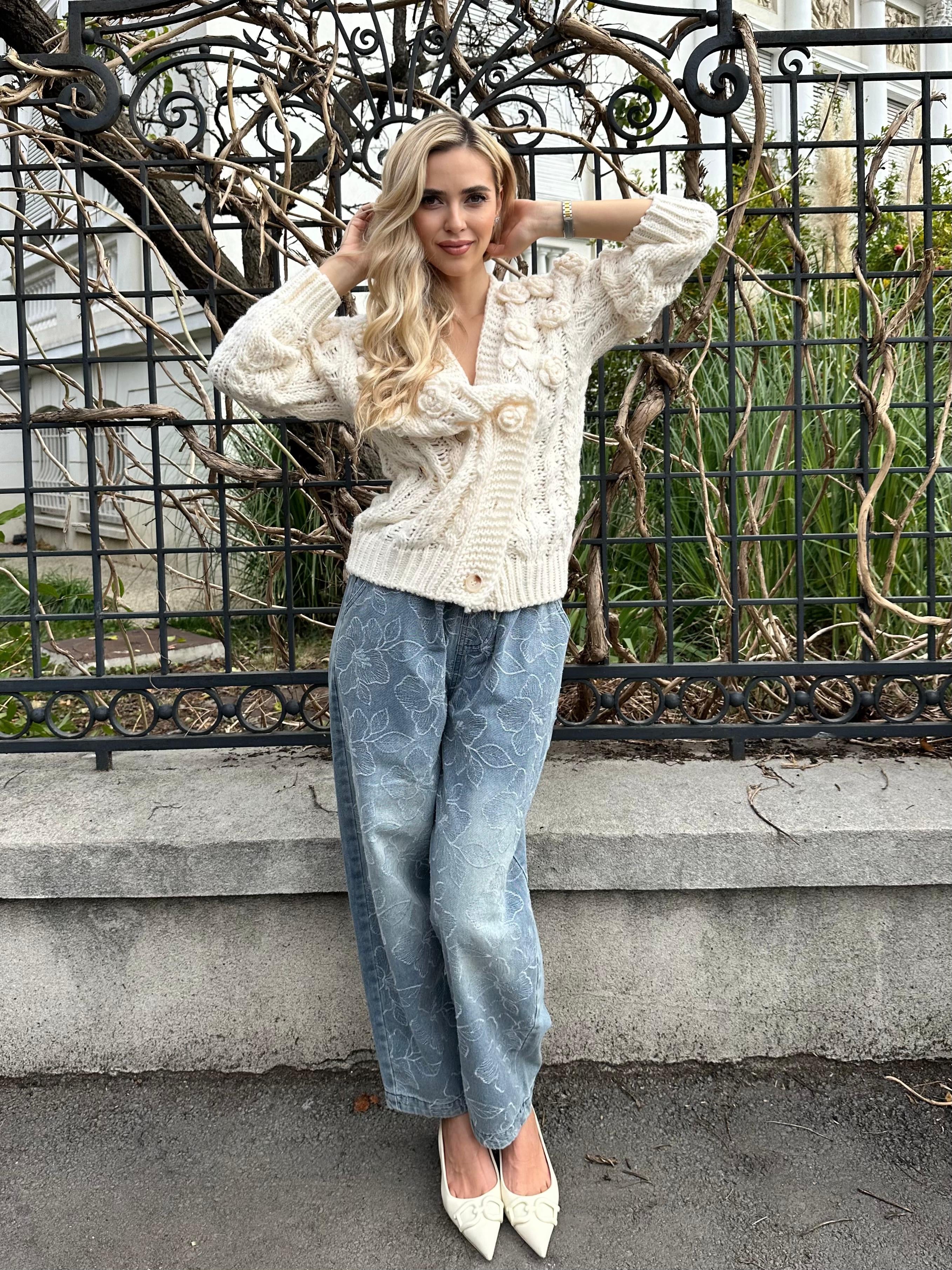 Knitted Sweater with Roses, Ivory - Roseline