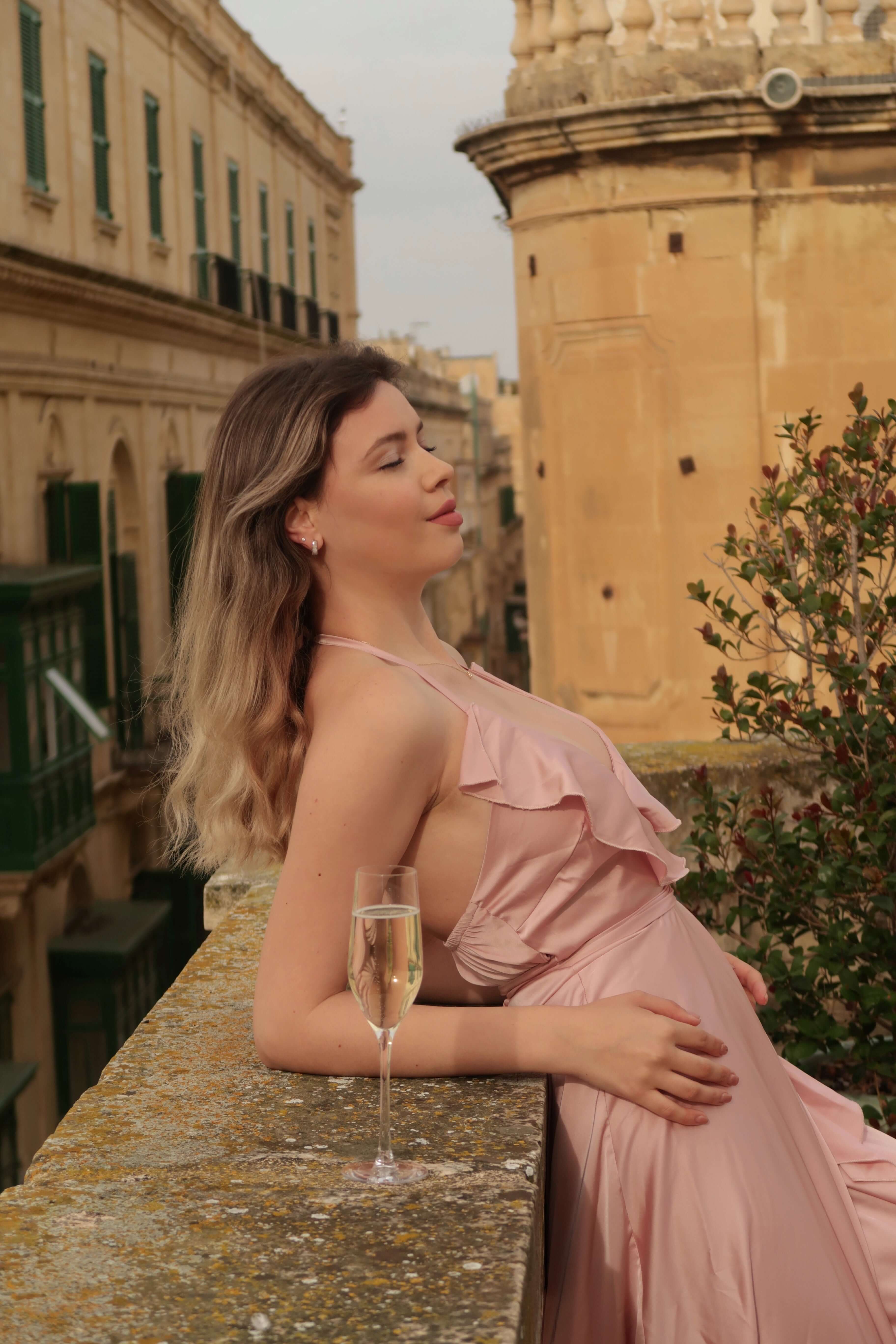 rochie lunga vaporoasa roz