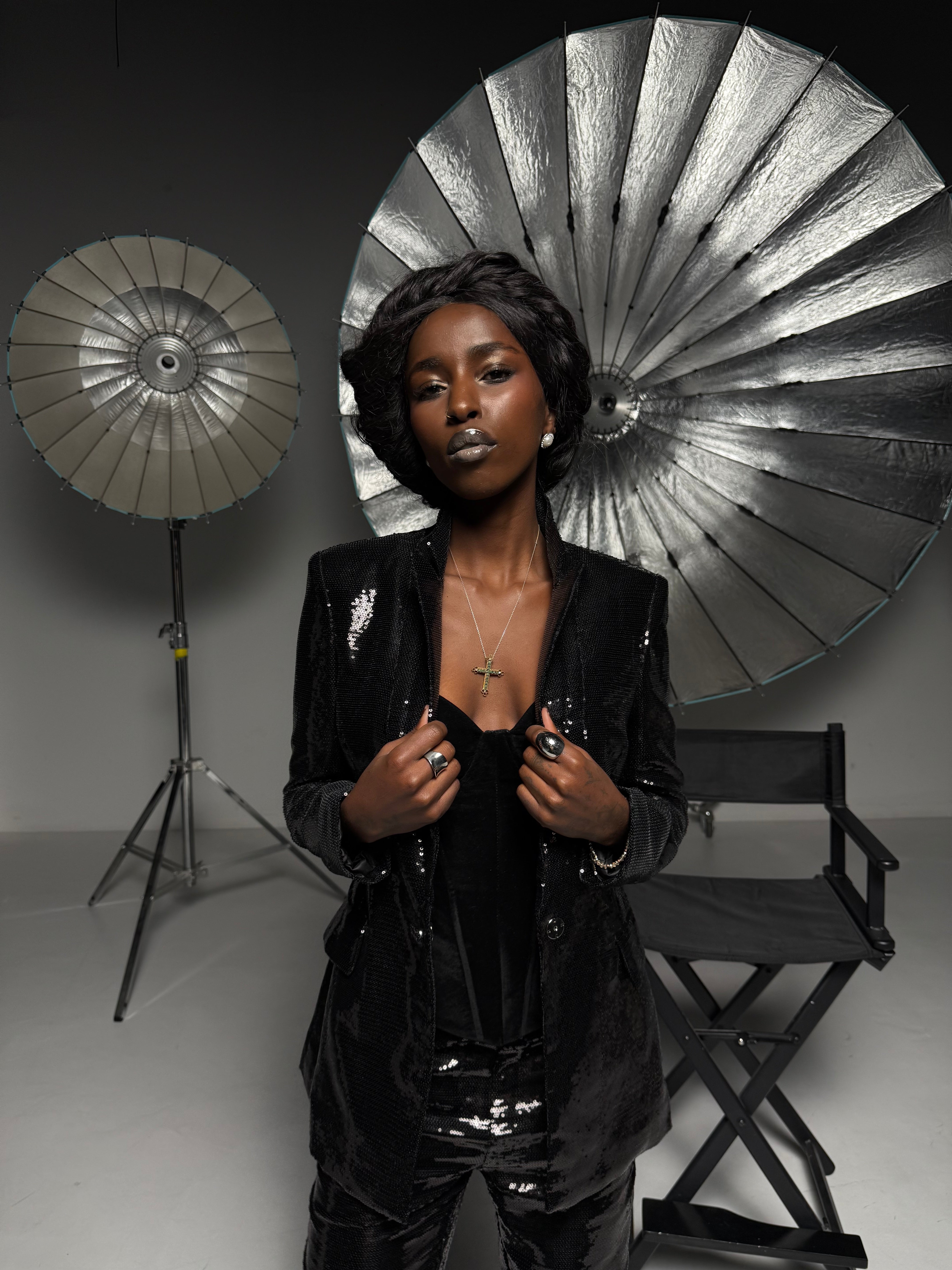 Costum Elegant Dama din Paiete, Negru, Leo