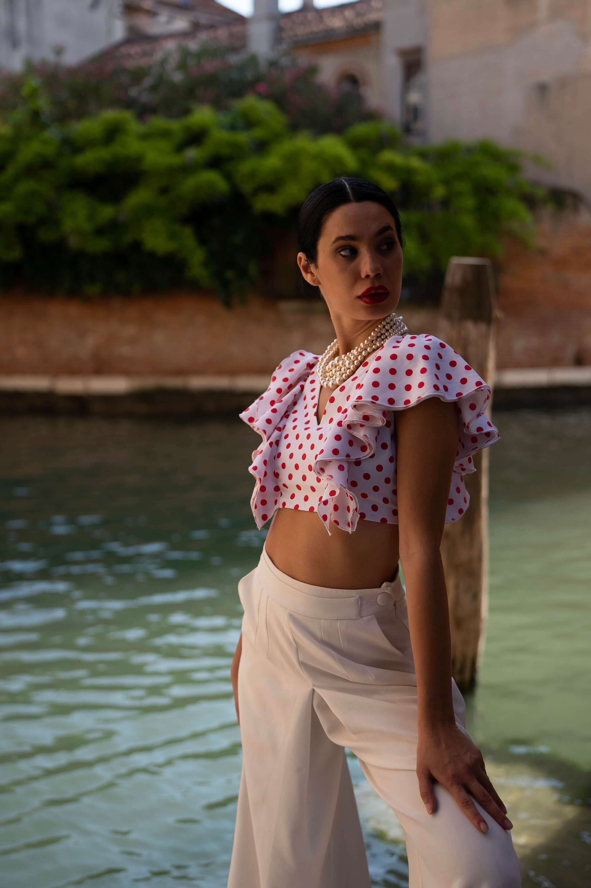 top alb buline rosii