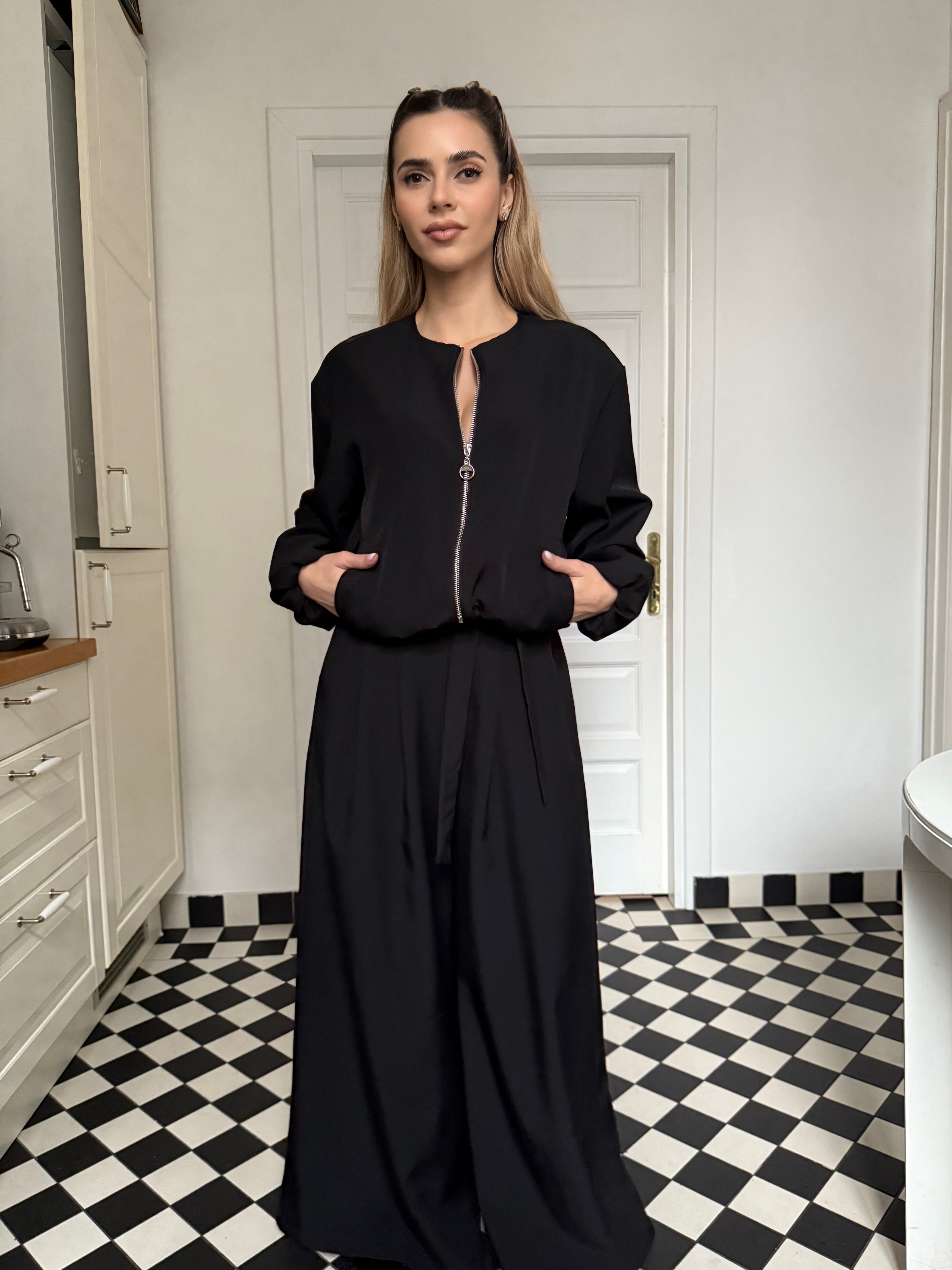 Costum Dama Elegant cu Jacheta Bomber si Pantaloni Palazzo, Negru VOYAGEUSE