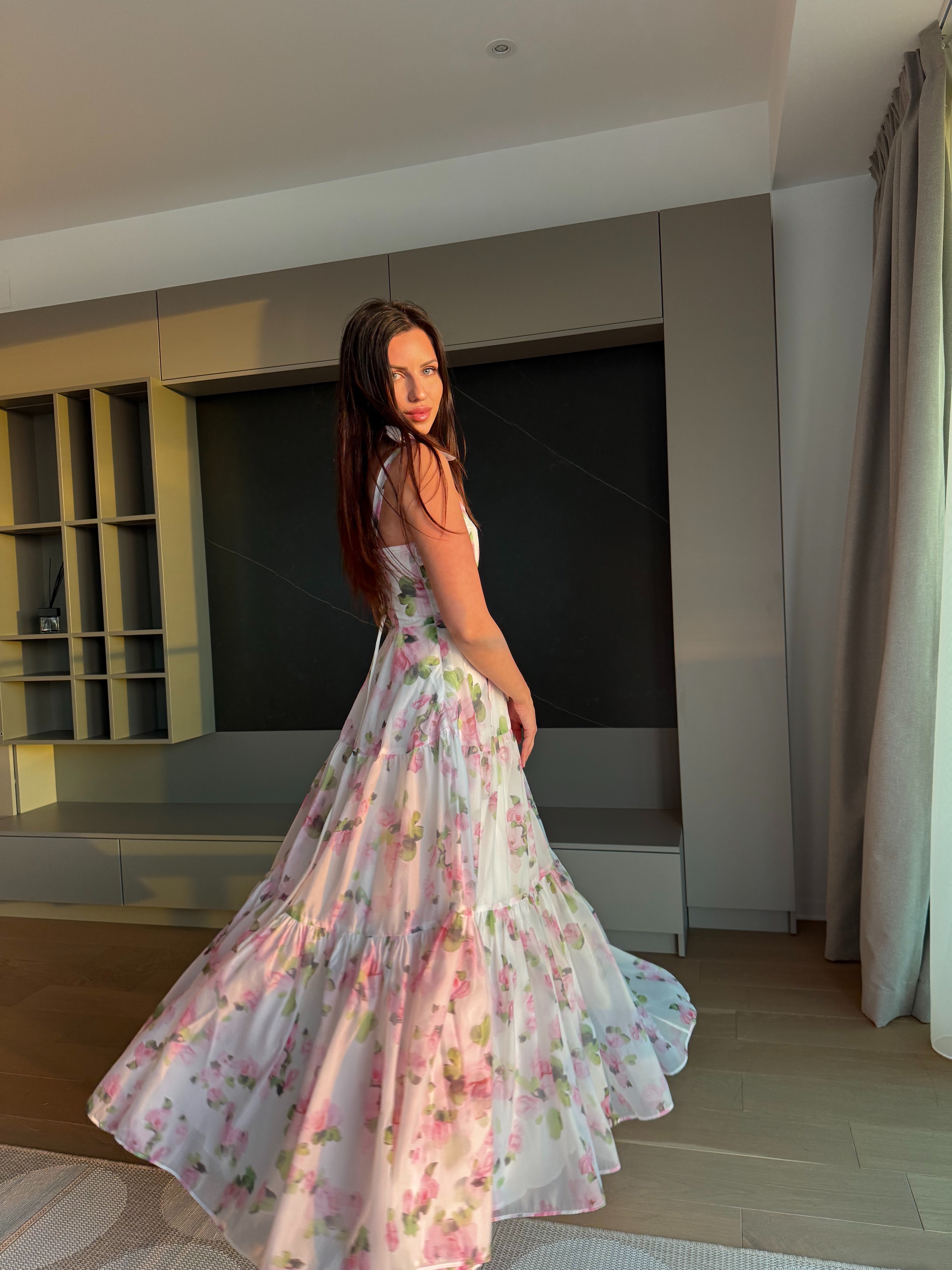 Rochie midi florală roz cu corset și fustă amplă, Rosamee