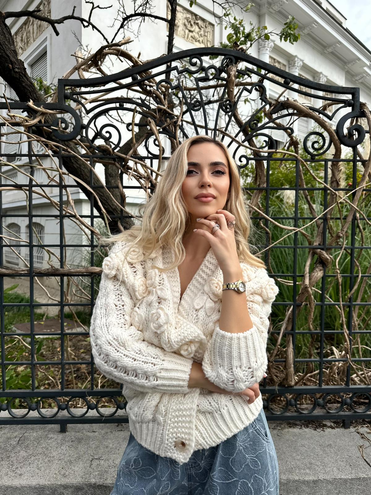 Knitted Sweater with Roses, Ivory - Roseline