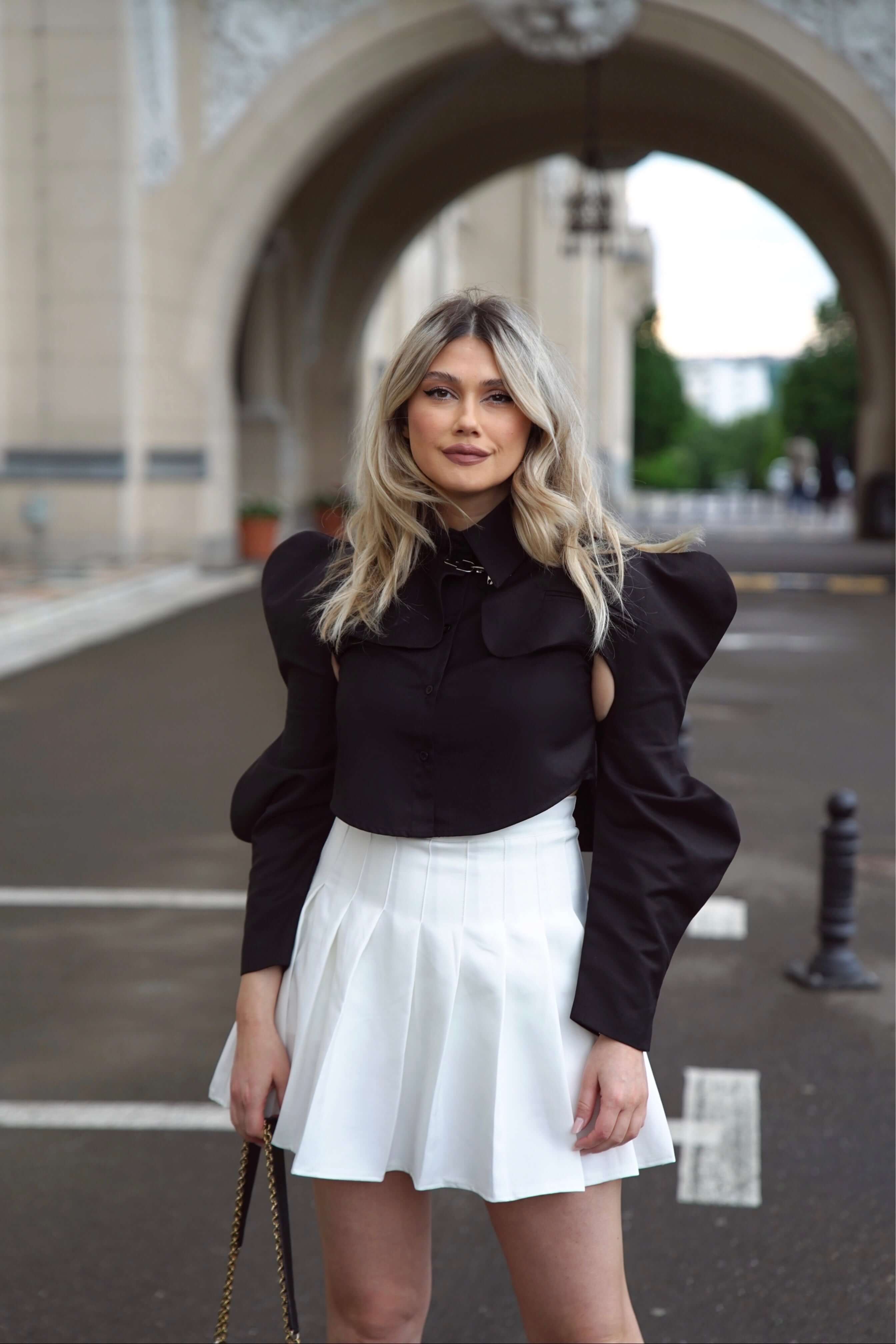 fusta pantalon alba scurta