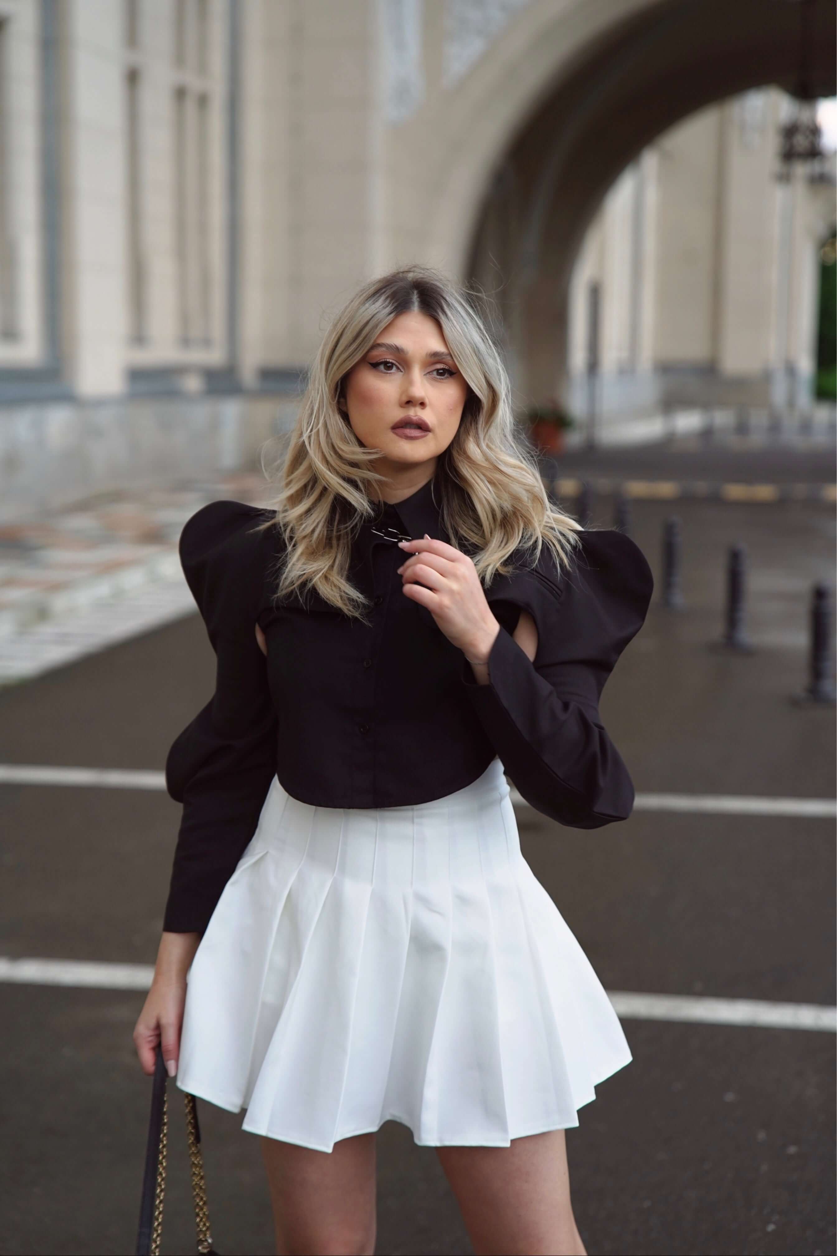 fusta pantalon alba scurta