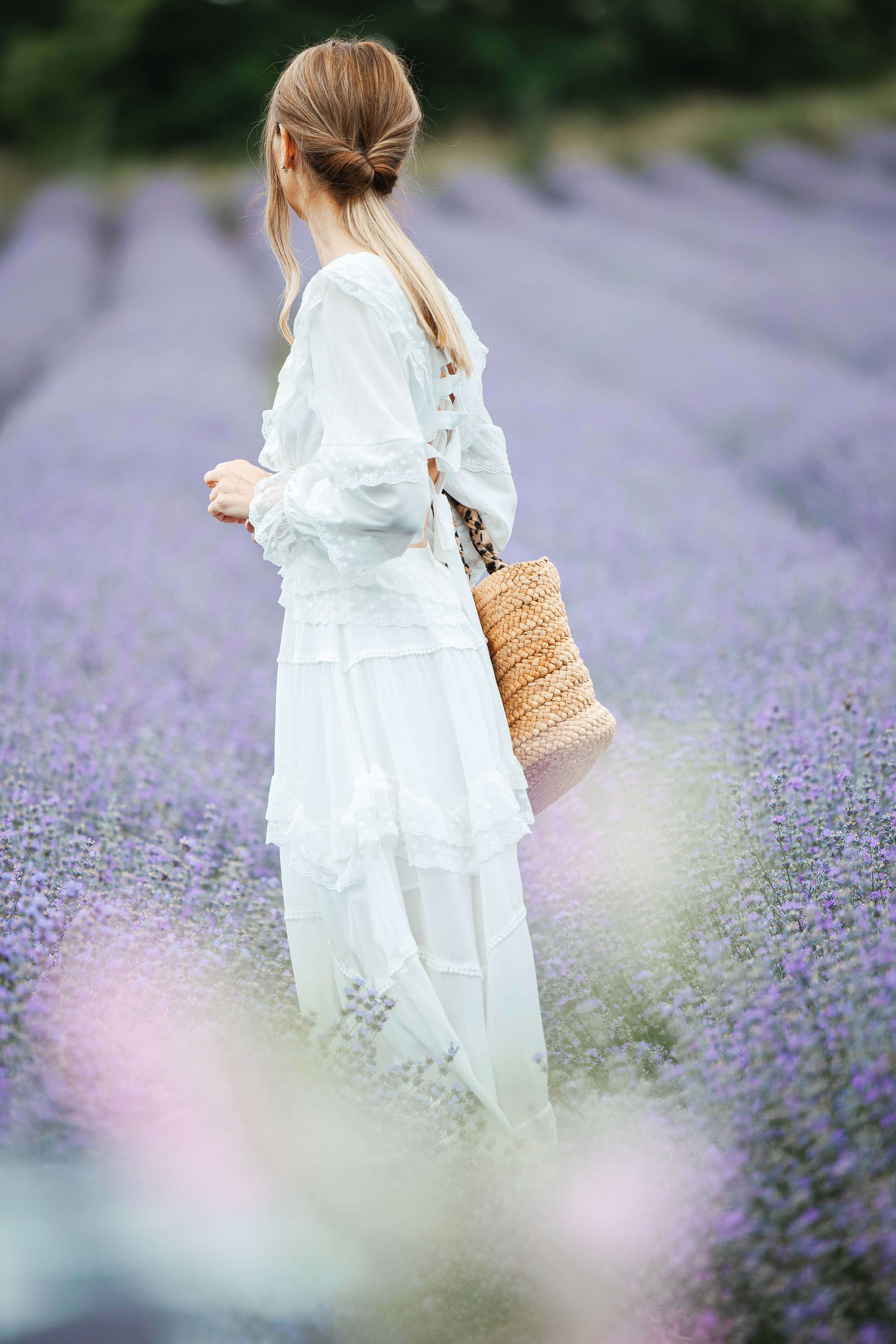 rochie alba midi dantela