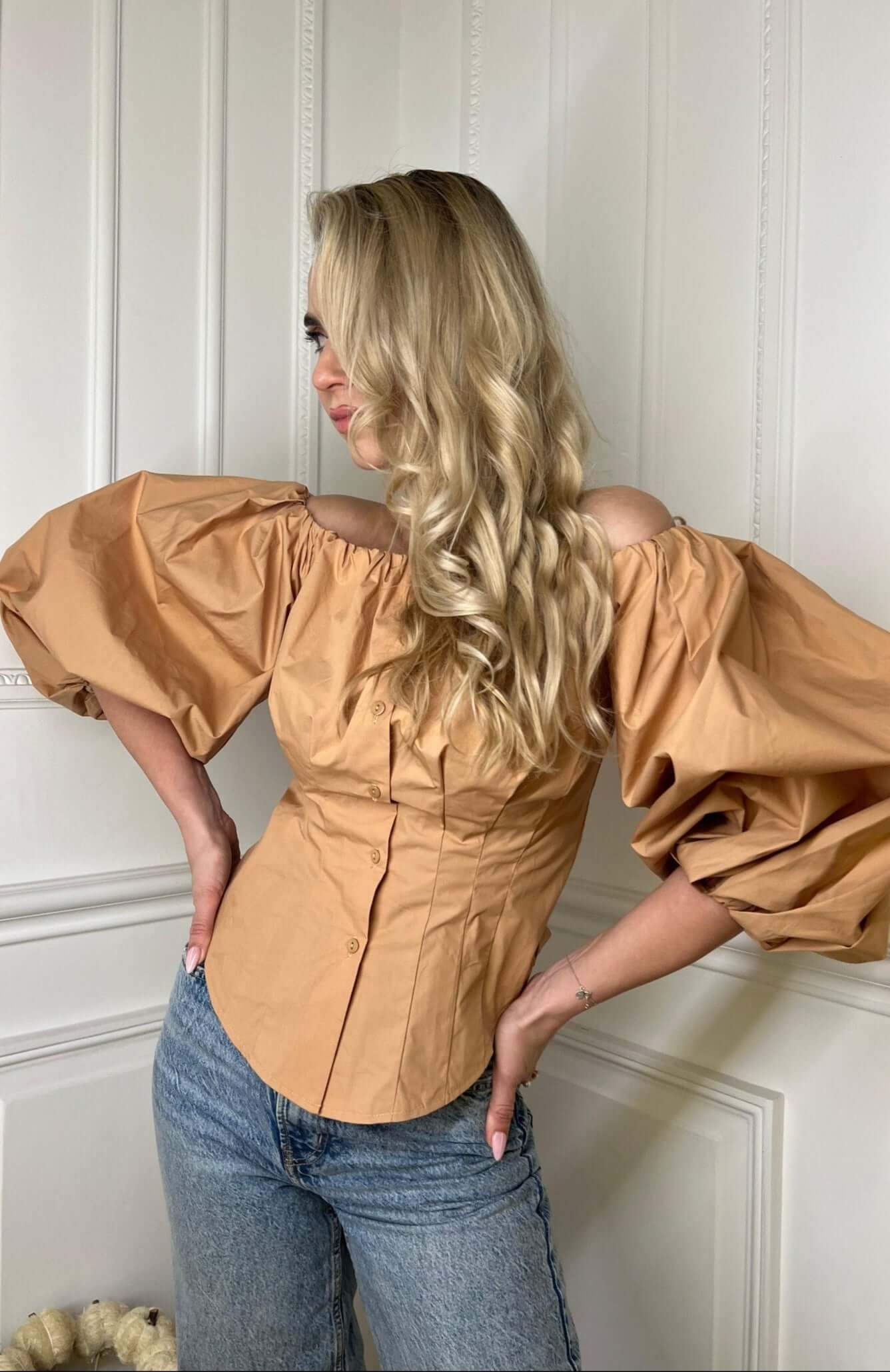 Camasa cu Umeri Goi, Maro, Ursa