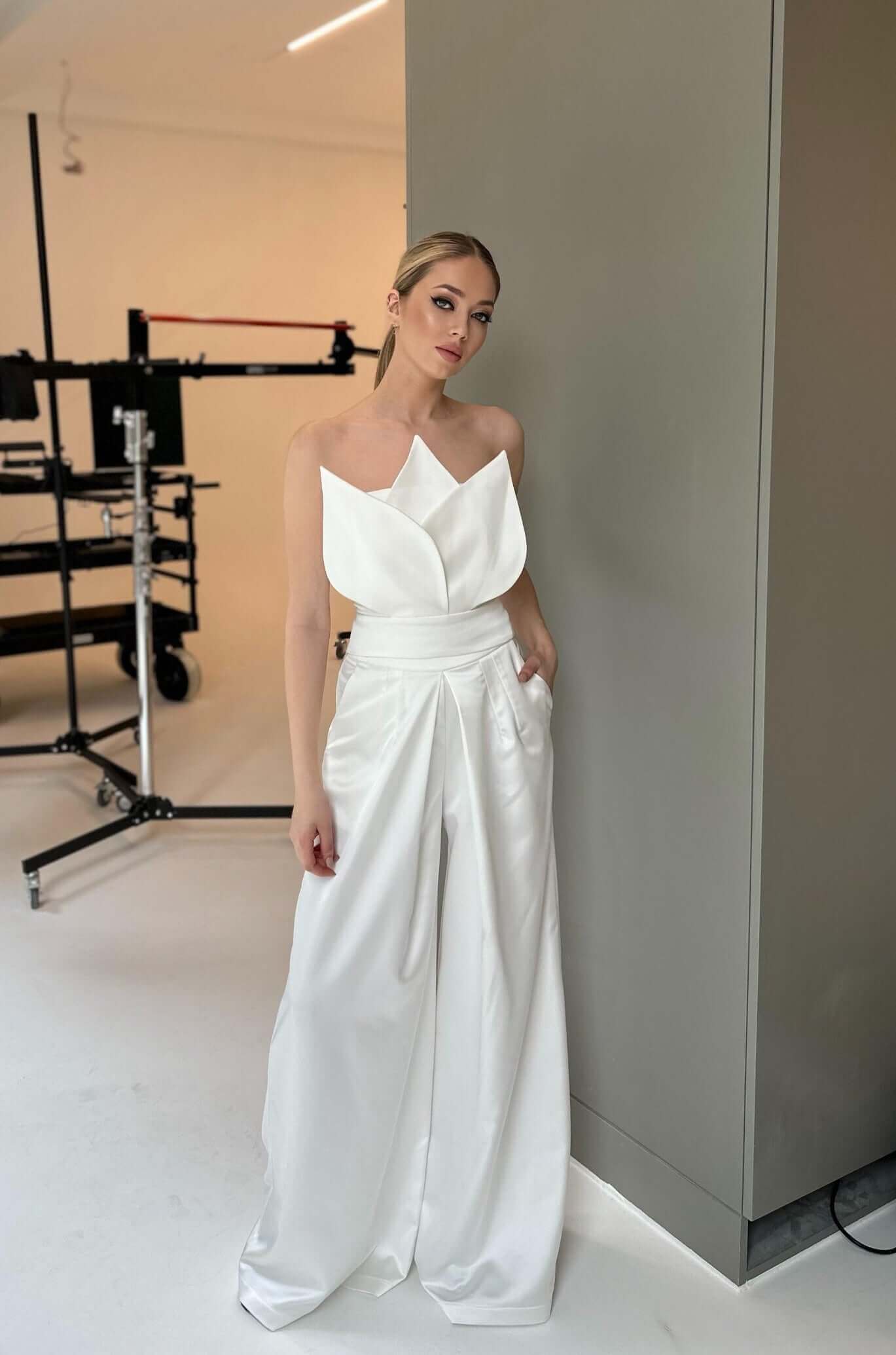 Pantaloni Satinati cu Croiala Larga, Albi, Paloma