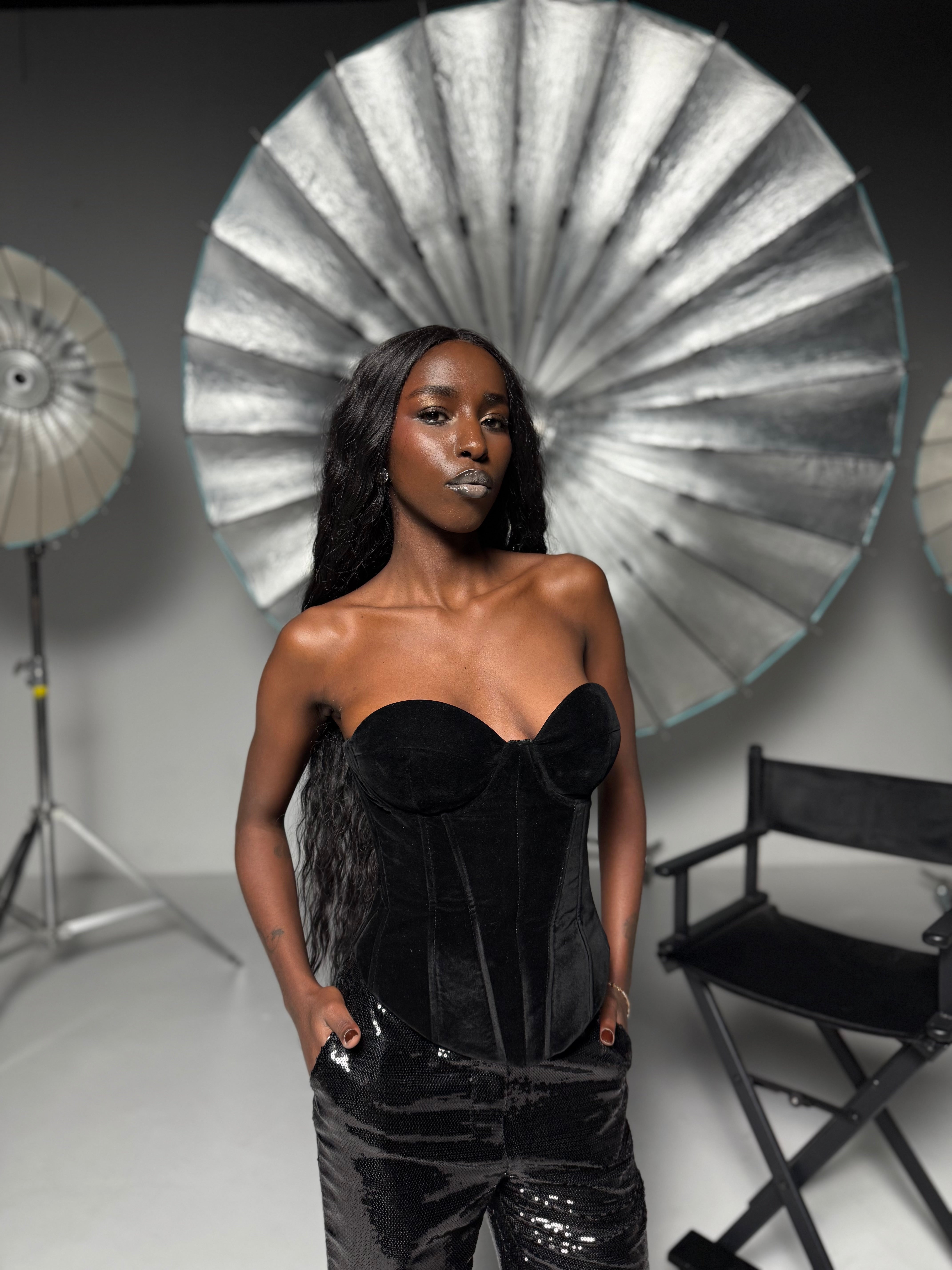 Corset cupe, catifea negra,  Dalia