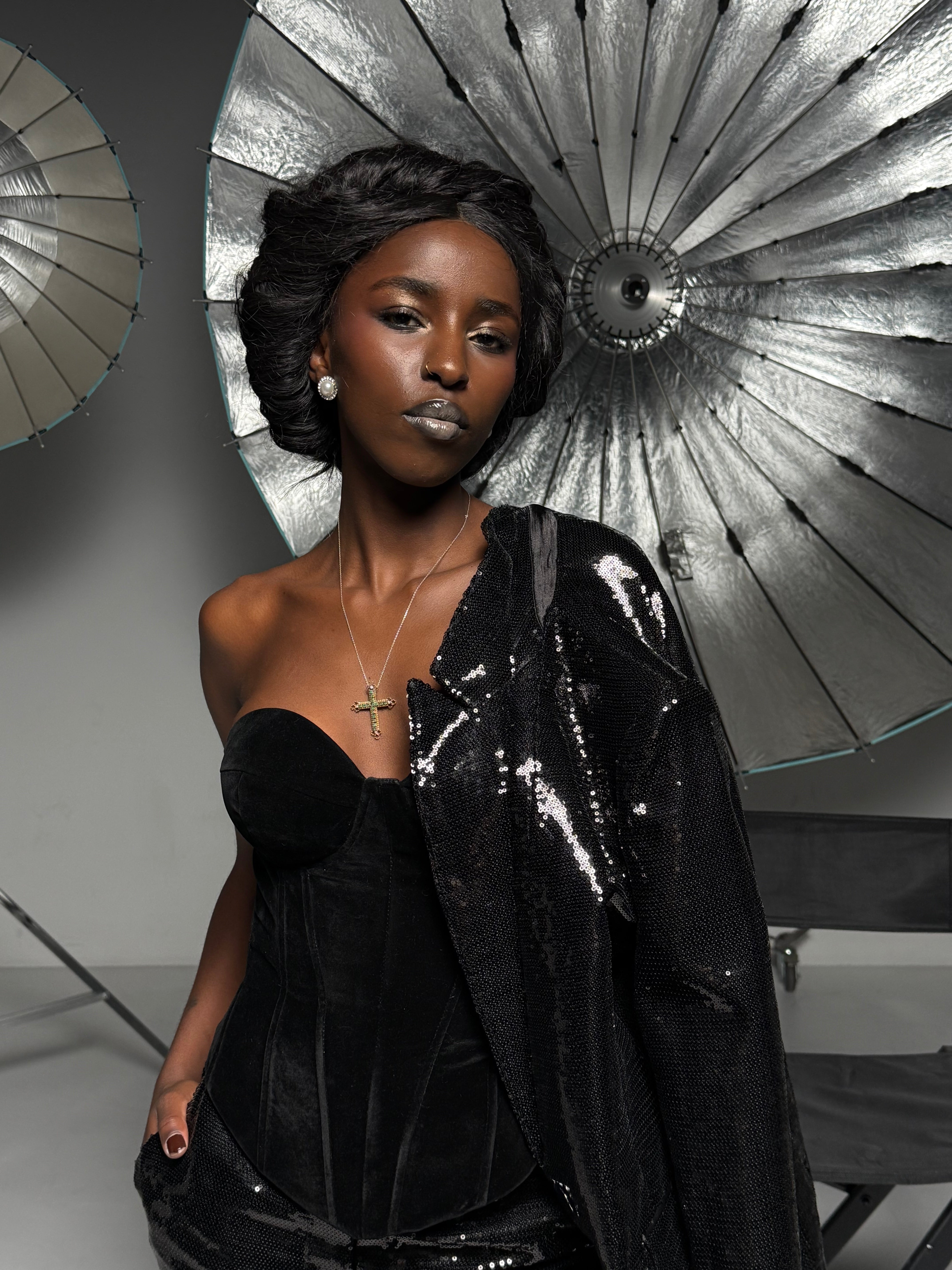 Costum Elegant Dama din Paiete, Negru, Leo