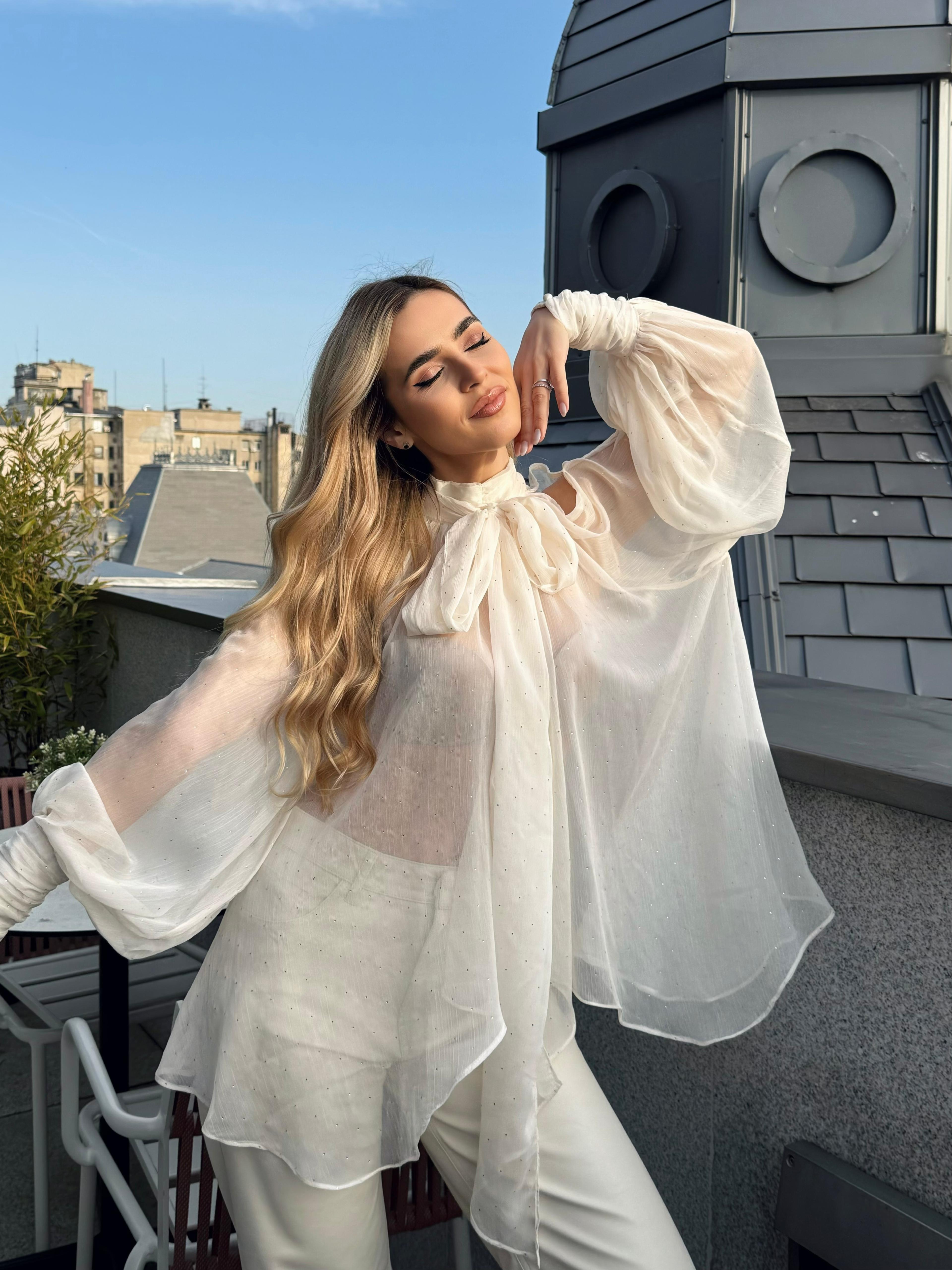 Bluză din voal ivory cu micro-cristale și mâneci ample, Angeline