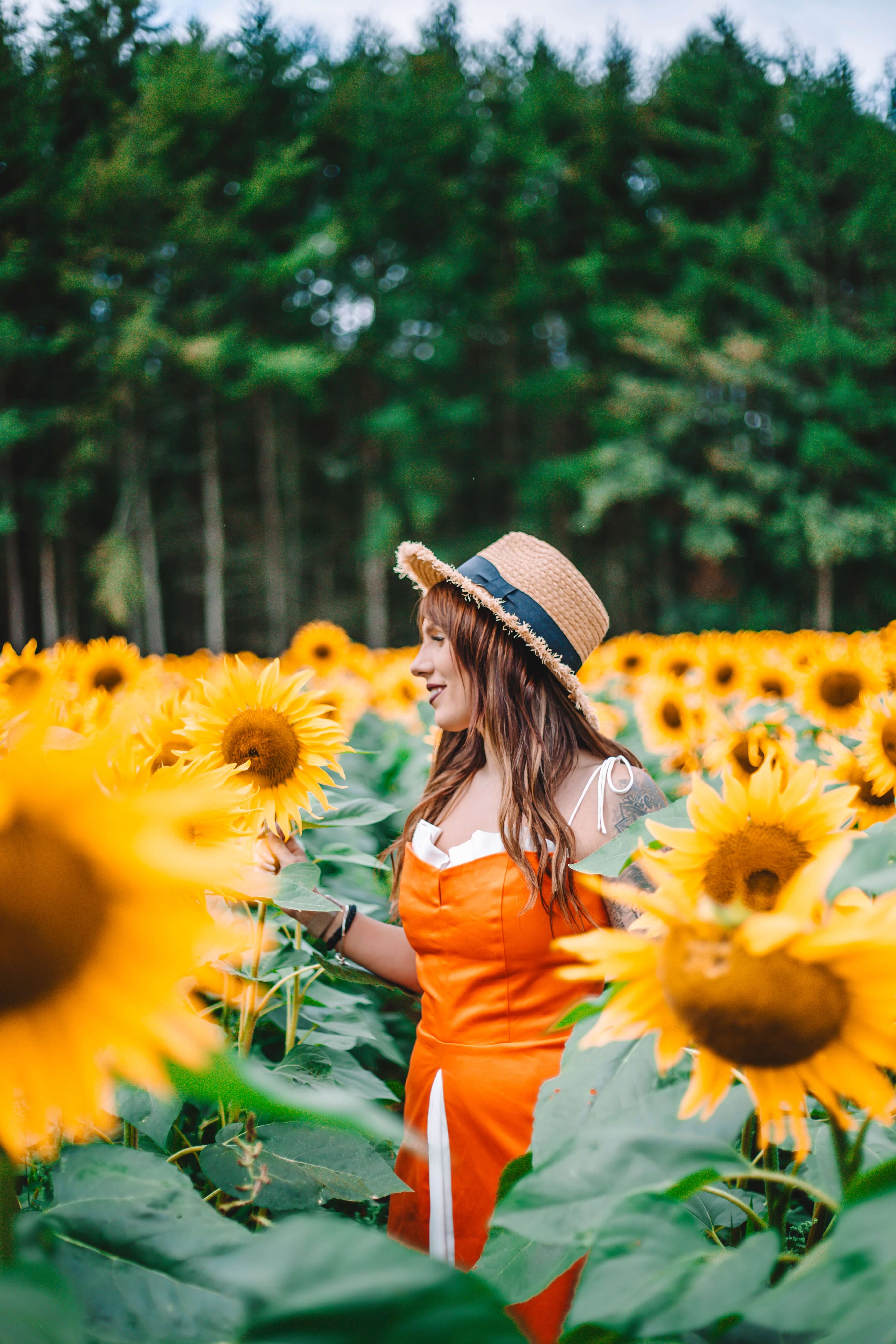 rochie portocalie cu corset si crapatura