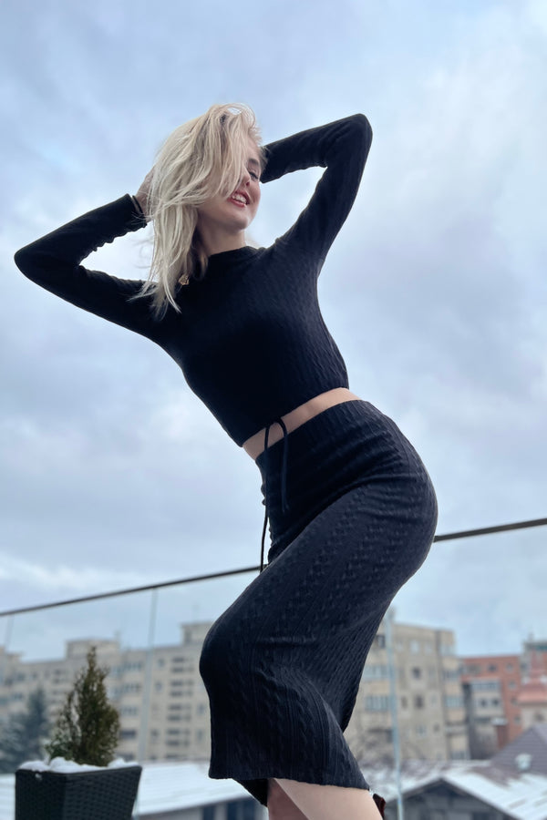 Sindri Knit Skirt and Cropped Top (black)